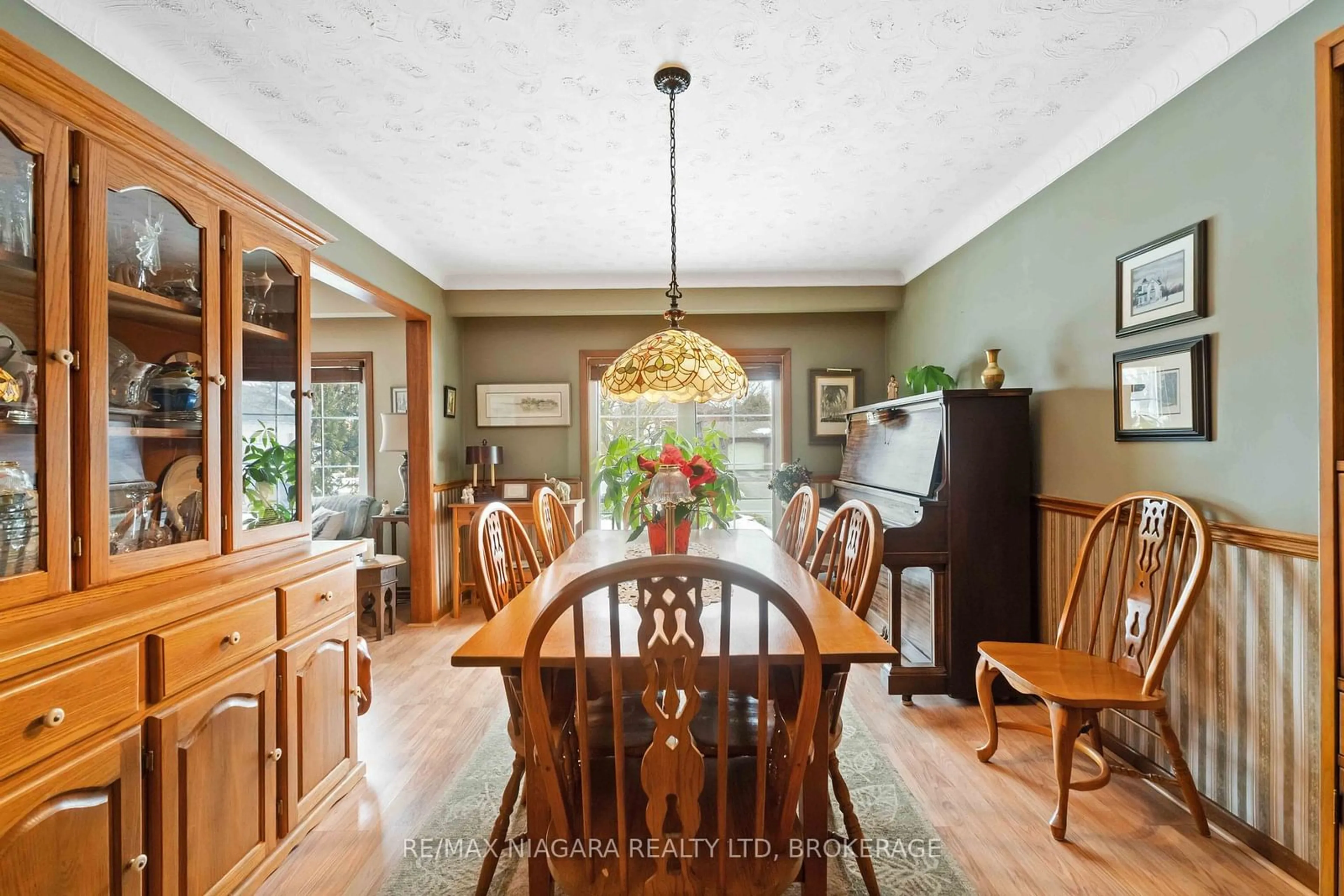 Dining room, unknown for 9 Shoreline Dr, St. Catharines Ontario L2N 3V7