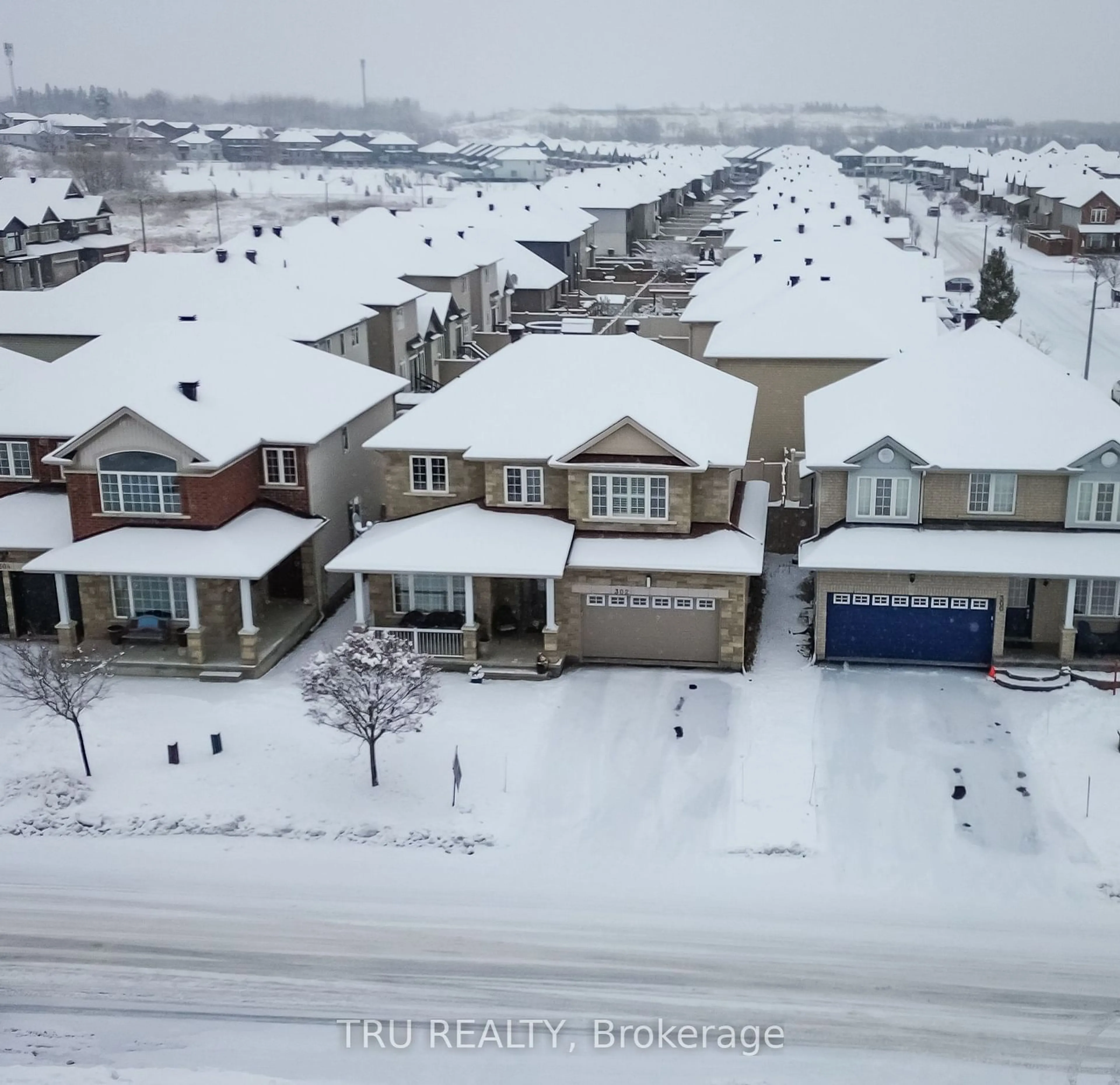 A pic from outside/outdoor area/front of a property/back of a property/a pic from drone, street for 302 Saddleridge Dr, Orleans - Convent Glen and Area Ontario K1W 0C1