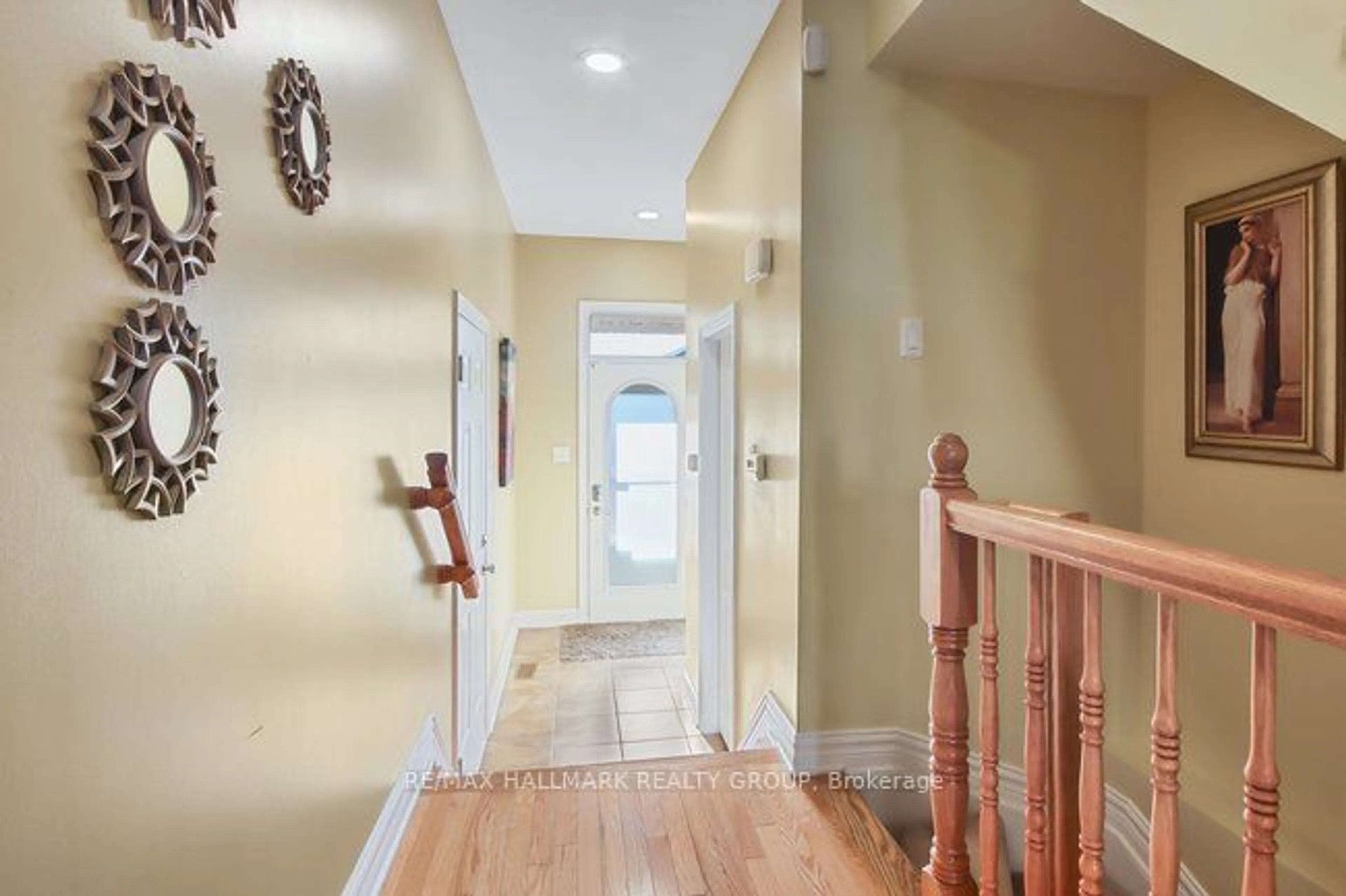 Indoor entryway for 209 HIDDEN MEADOW Ave, Blossom Park - Airport and Area Ontario K1T 0C2