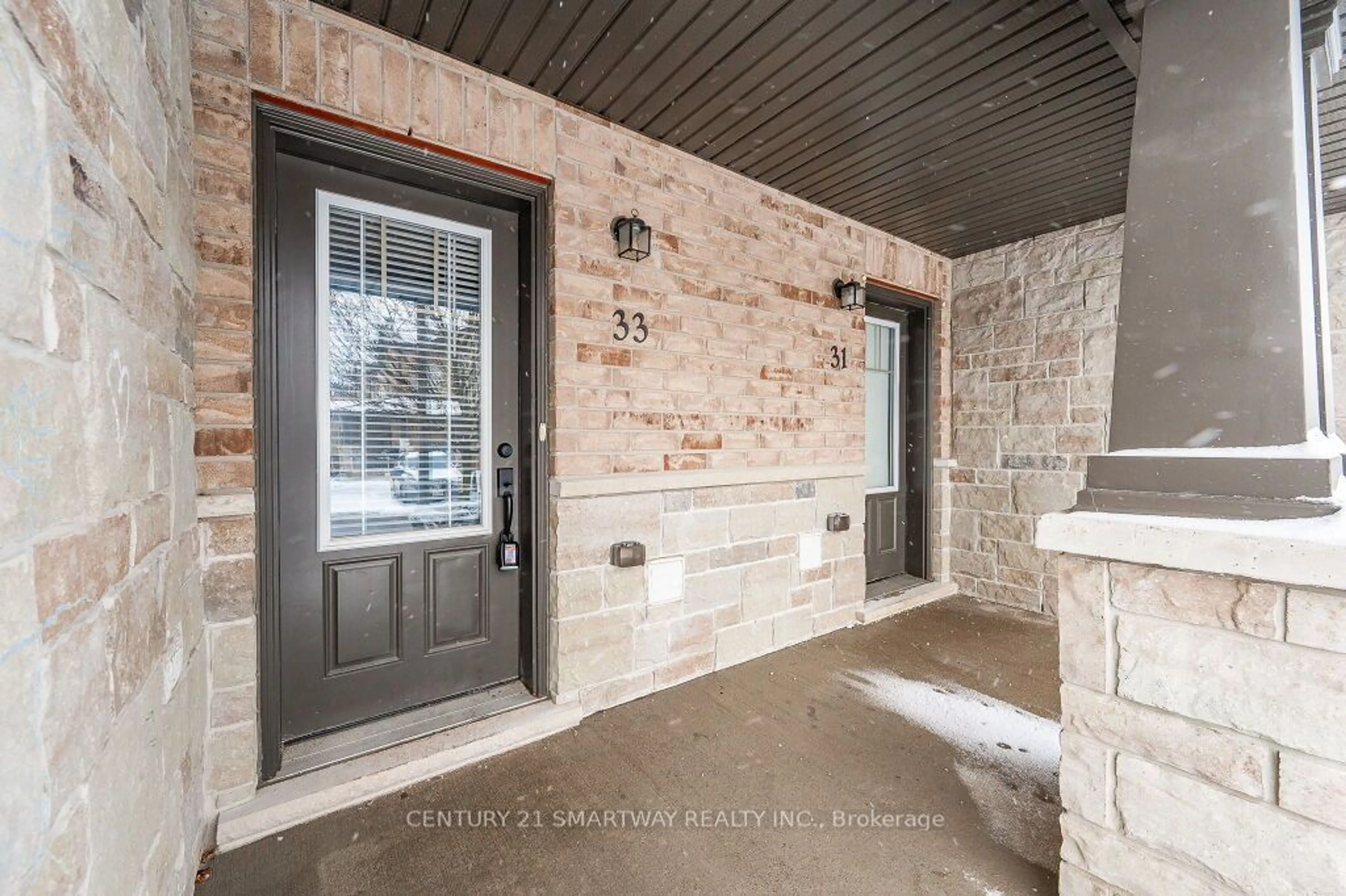 Indoor entryway for 33 Arlington Cres, Guelph Ontario N1L 1C3