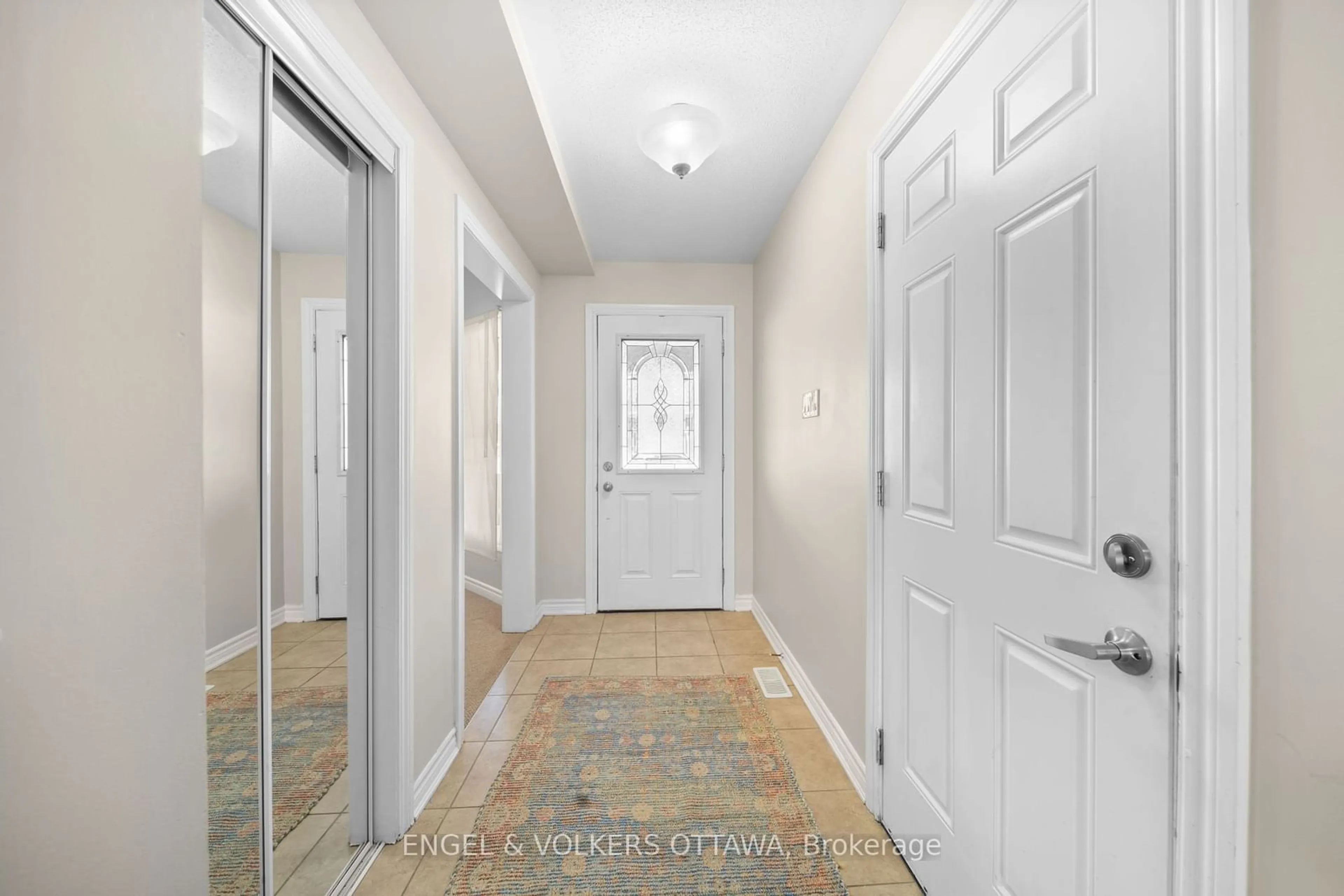 Indoor entryway for 613 CALLA LILY Terr, Orleans - Cumberland and Area Ontario K4A 0V3