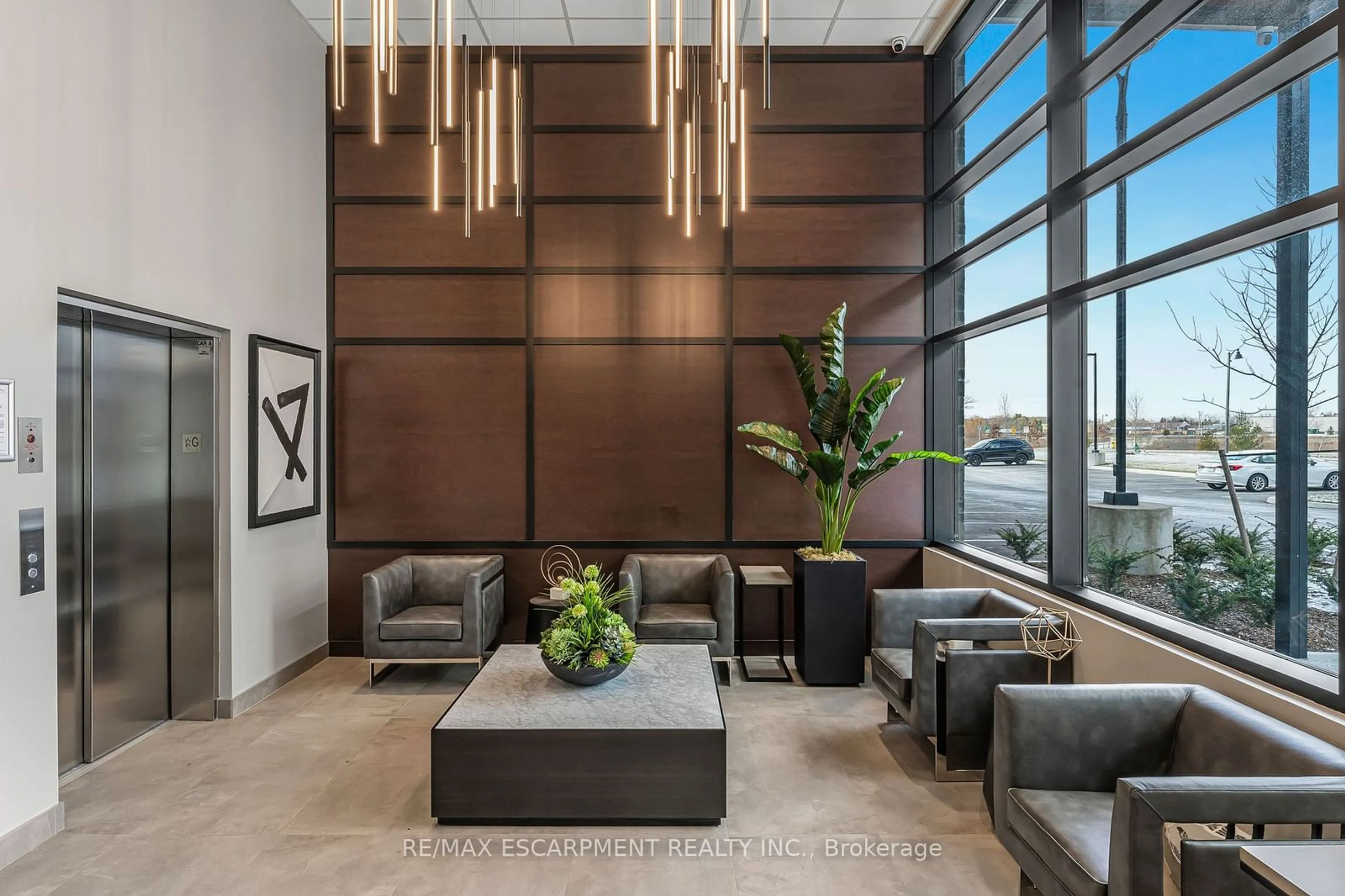 Lobby for 118 SUMMERSIDES Blvd #307, Pelham Ontario L0E 1E1