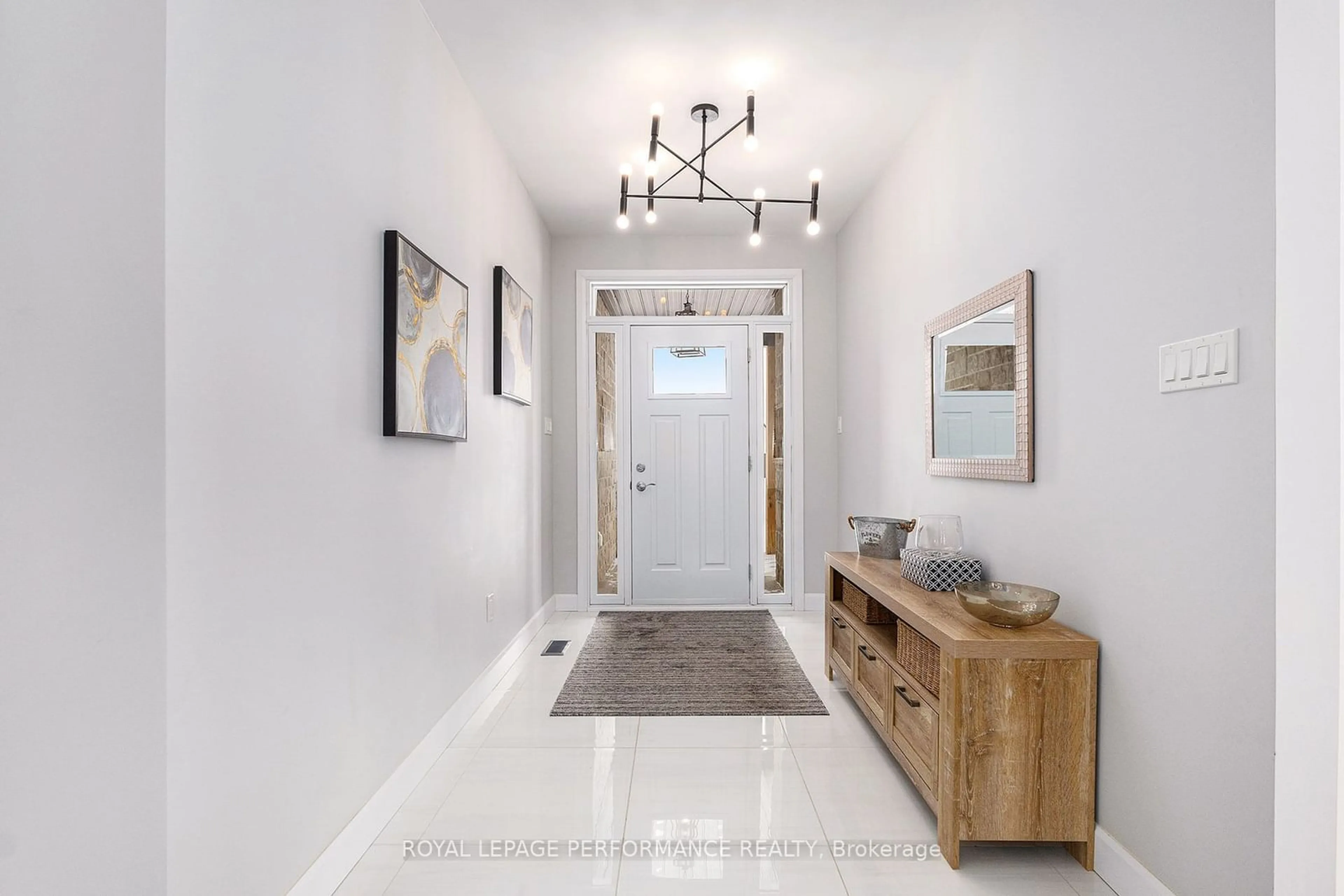 Indoor entryway for 209 Des Violettes St, Clarence-Rockland Ontario K0A 2A0