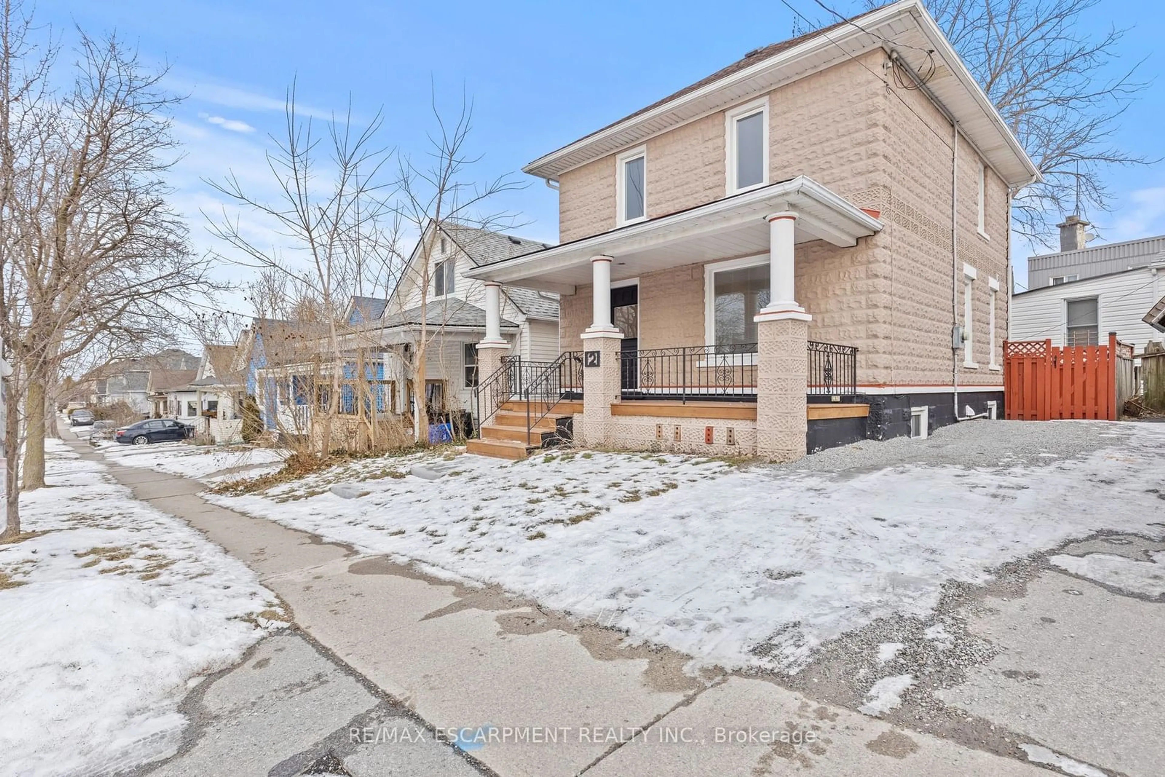 Unknown for 2 Berryman Ave, St. Catharines Ontario L2R 3W9