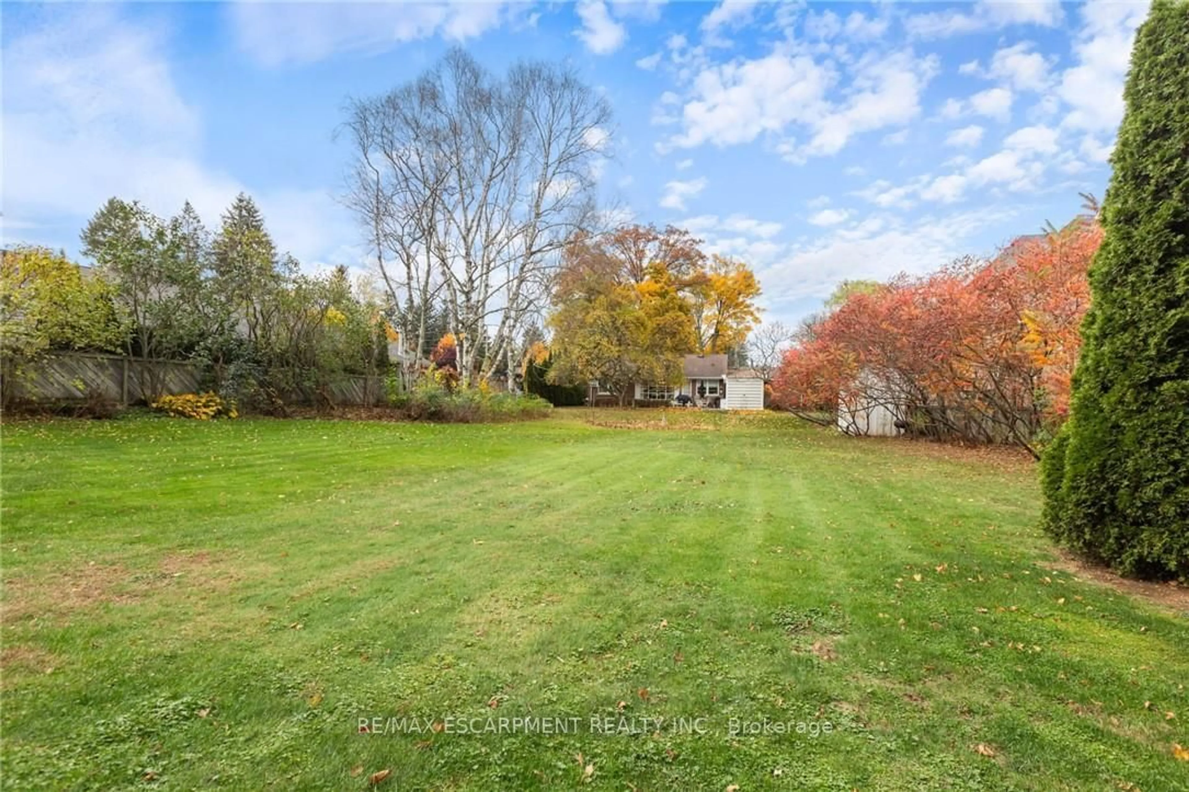 A pic from outside/outdoor area/front of a property/back of a property/a pic from drone, water/lake/river/ocean view for 53 LOVERS Lane, Hamilton Ontario L9G 1G5