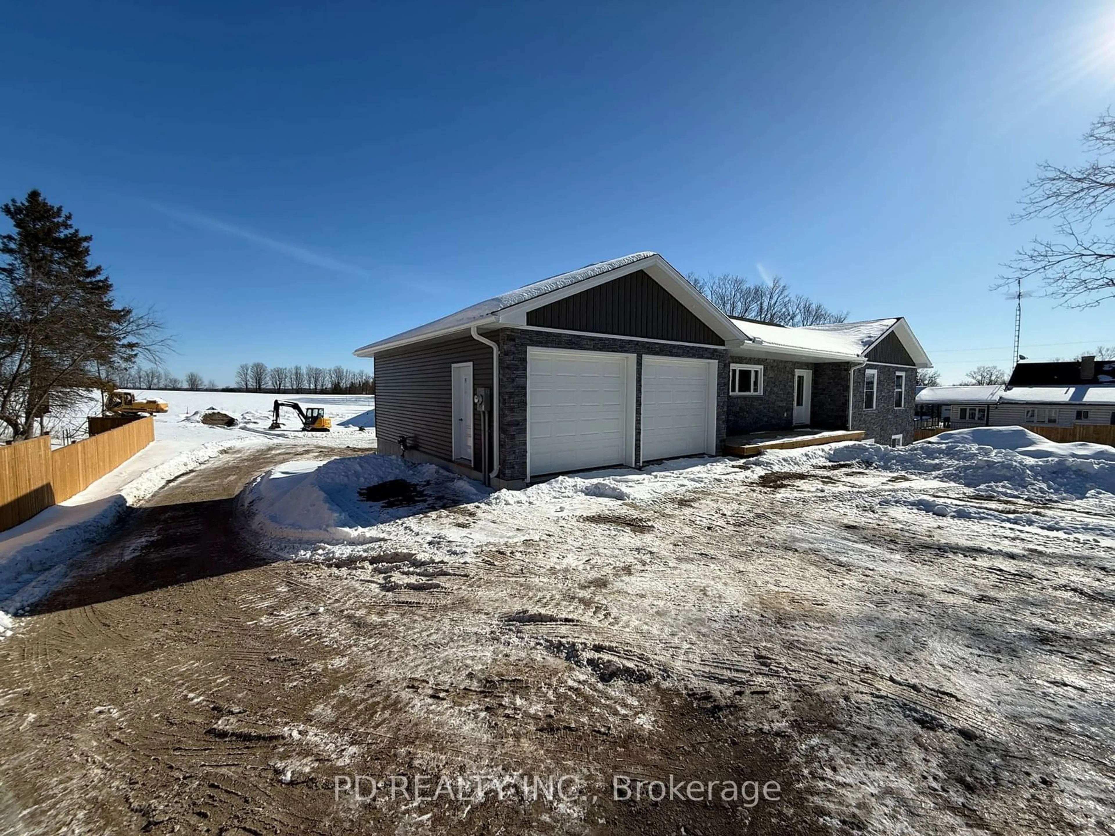 A pic from outside/outdoor area/front of a property/back of a property/a pic from drone, building for 2455 Queen Mary St, Cavan Monaghan Ontario L0A 1C0