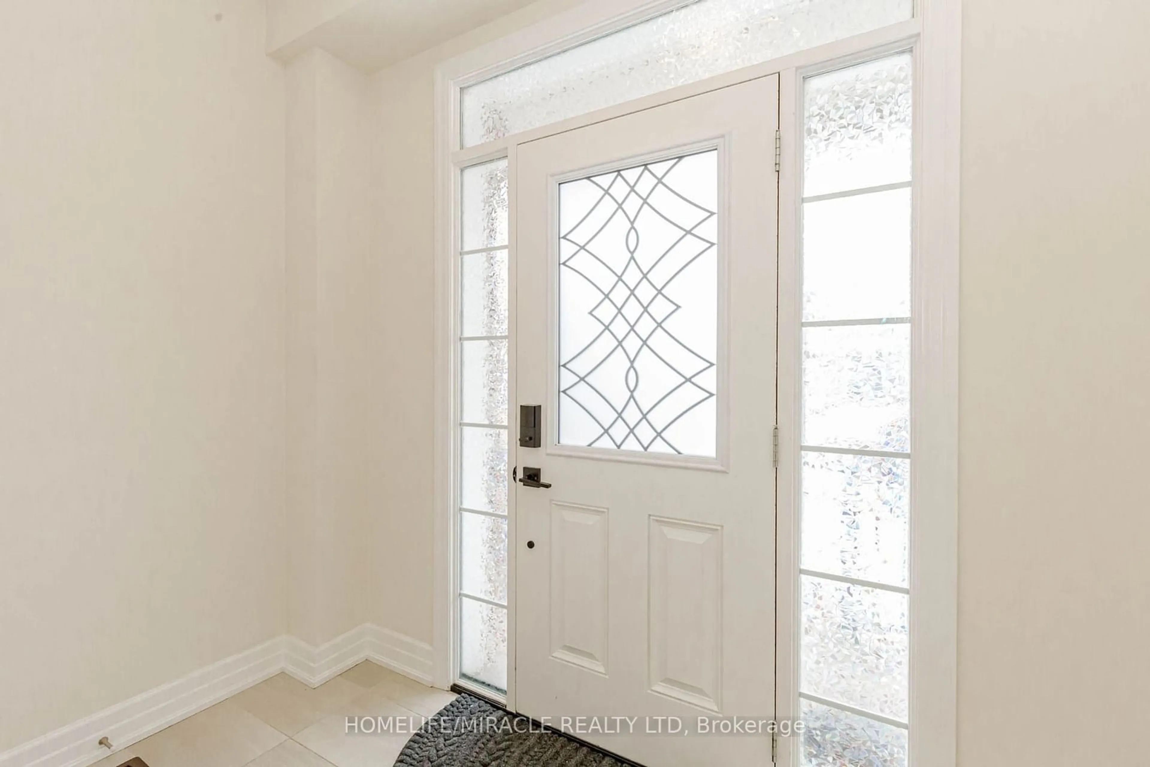 Indoor entryway for 9538 TALLGRASS Ave, Niagara Falls Ontario L2G 0Y2