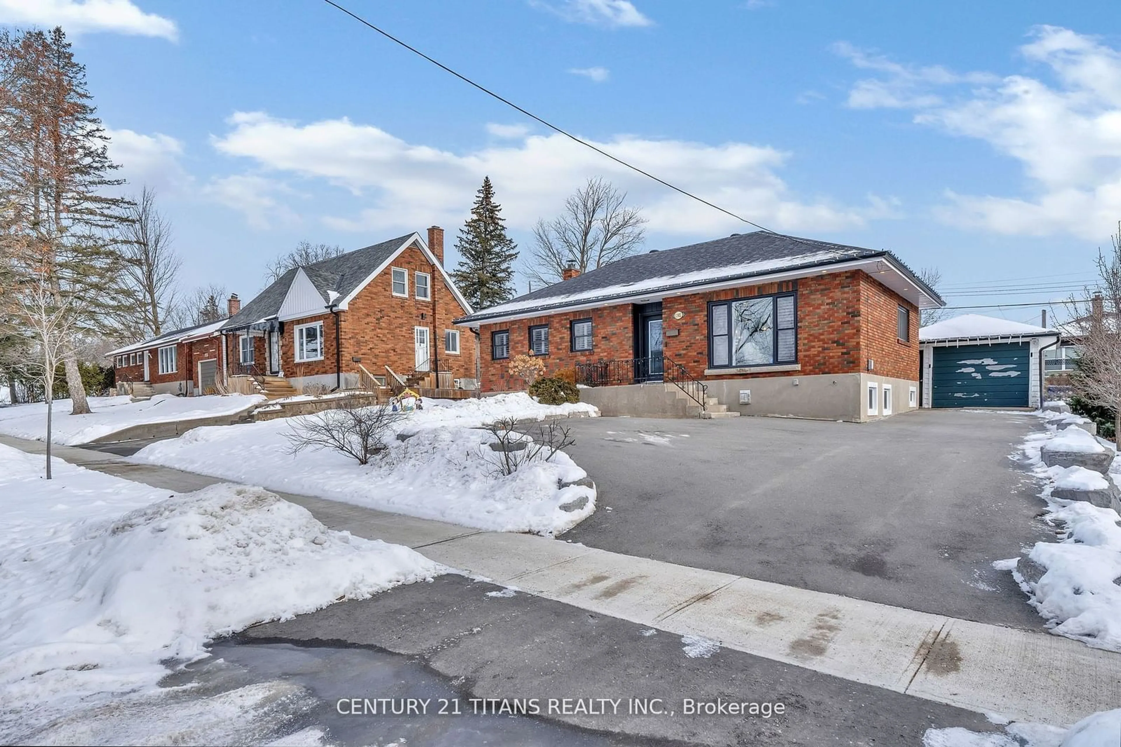 A pic from outside/outdoor area/front of a property/back of a property/a pic from drone, street for 1302 Dobbin Ave, Peterborough Ontario K9J 6A8