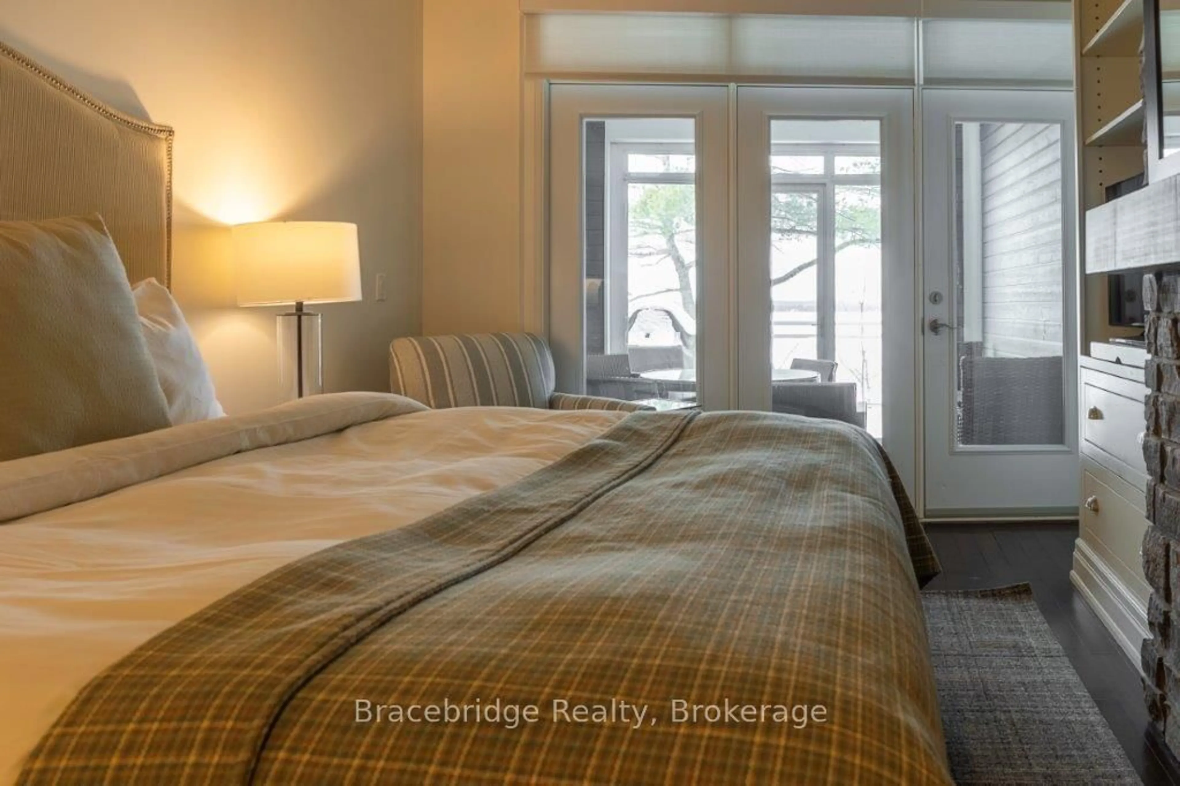 Bedroom with bed, unknown for 1869 Muskoka 118 Rd #L203-C1, Muskoka Lakes Ontario P1L 1W8