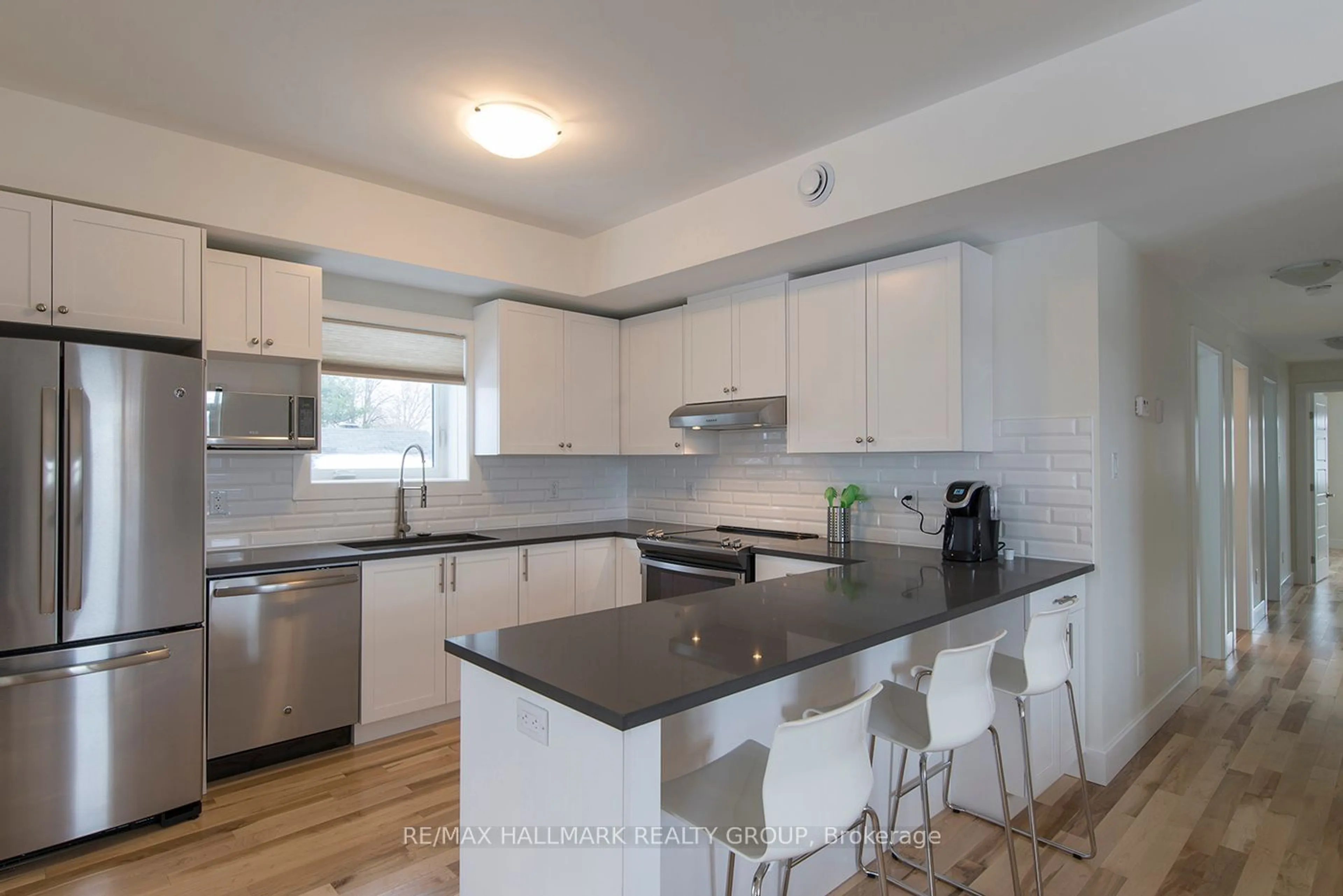 Open concept kitchen, unknown for 550 Guy St, Overbrook - Castleheights and Area Ontario K1K 1B9