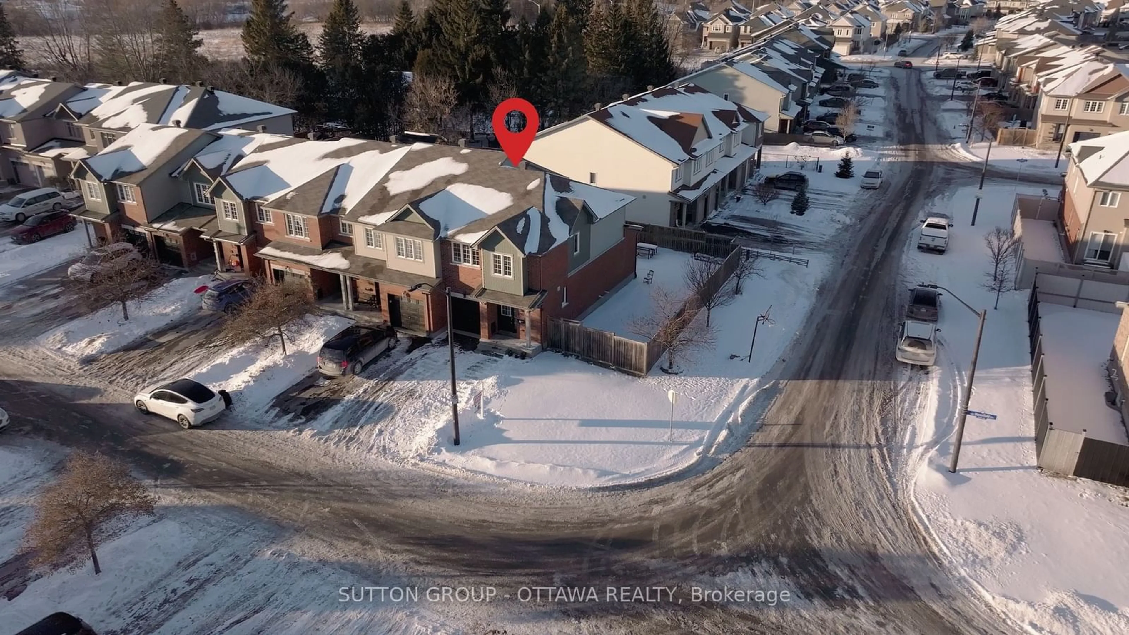 A pic from outside/outdoor area/front of a property/back of a property/a pic from drone, street for 430 Haresfield Crt, Blossom Park - Airport and Area Ontario K4M 0B6