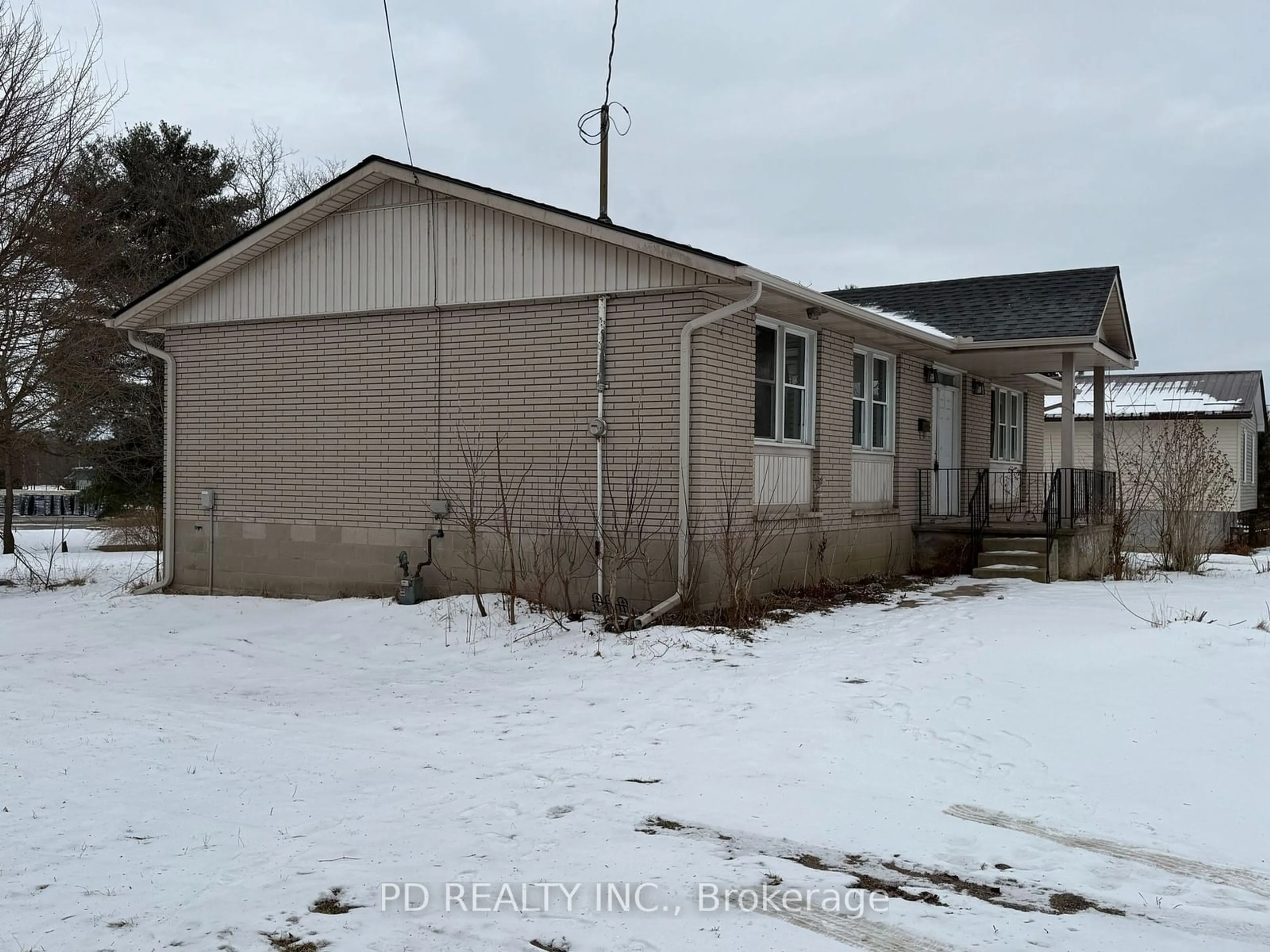 Shed for 12 Henry St, Norfolk Ontario N4B 2G1