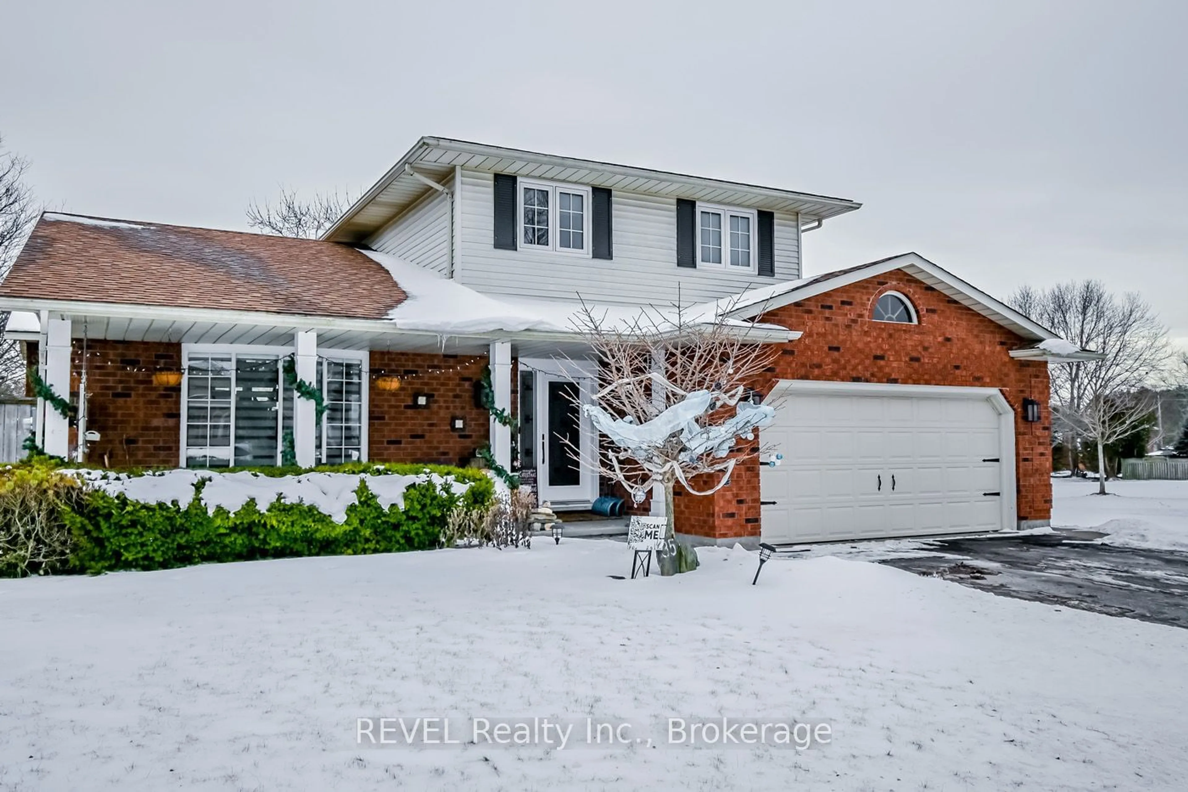 Home with brick exterior material, street for 35 COUNTRYSIDE Dr, Welland Ontario L3C 6Z2