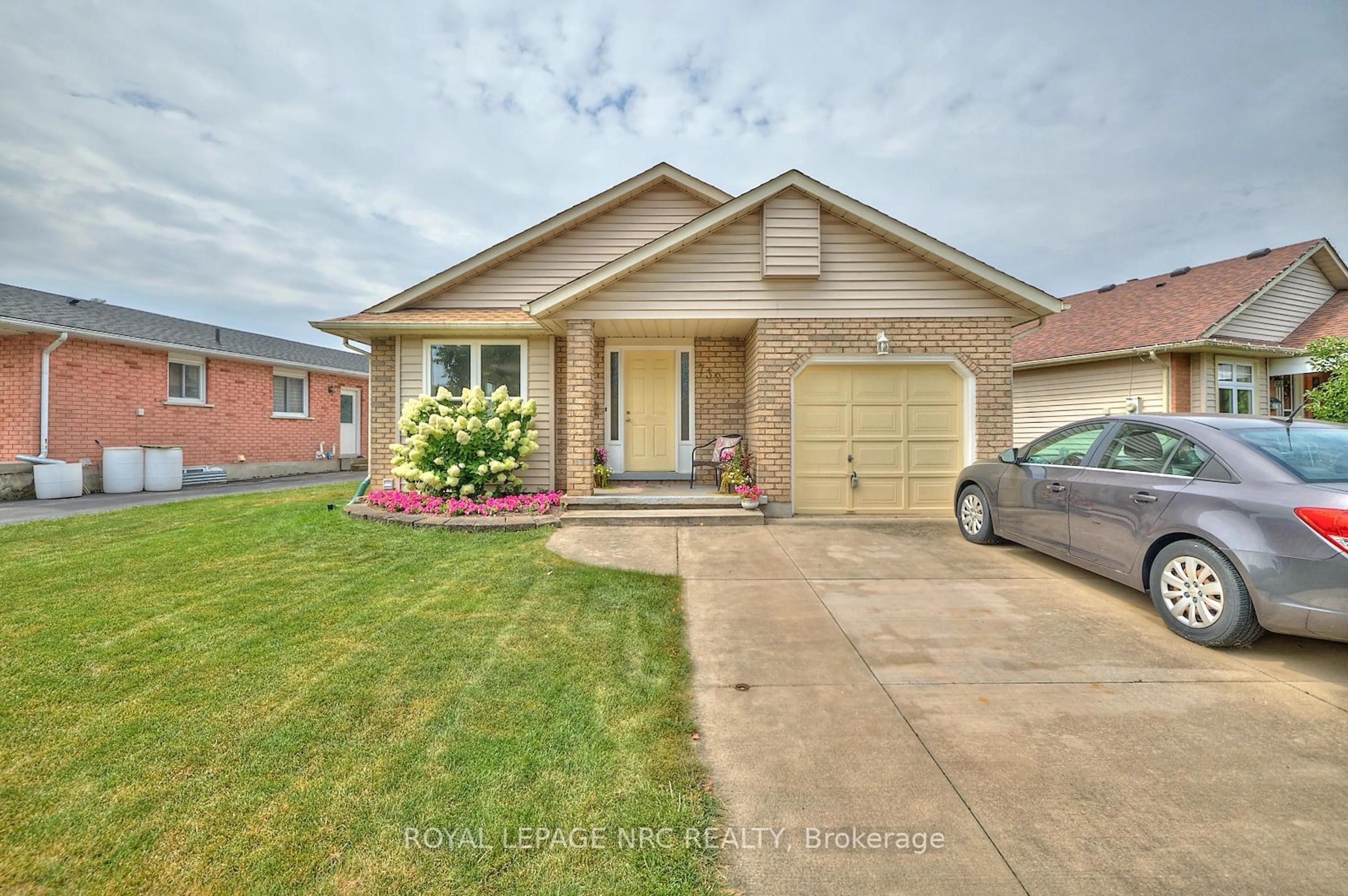 Home with brick exterior material, street for 7395 Alex Ave, Niagara Falls Ontario L2G 7V1