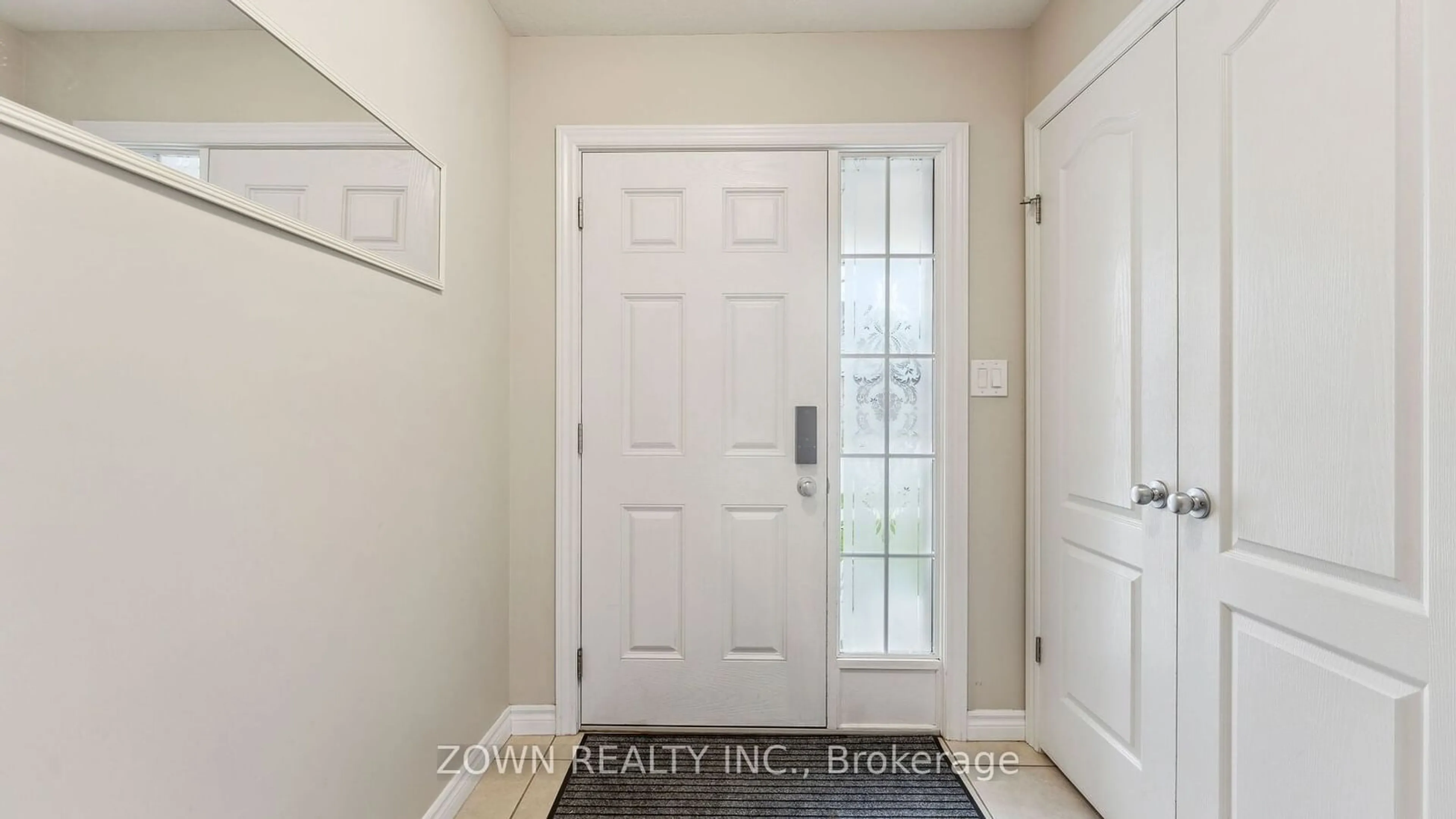 Indoor entryway for 65 Curzon Cres, Guelph Ontario N1K 0B2