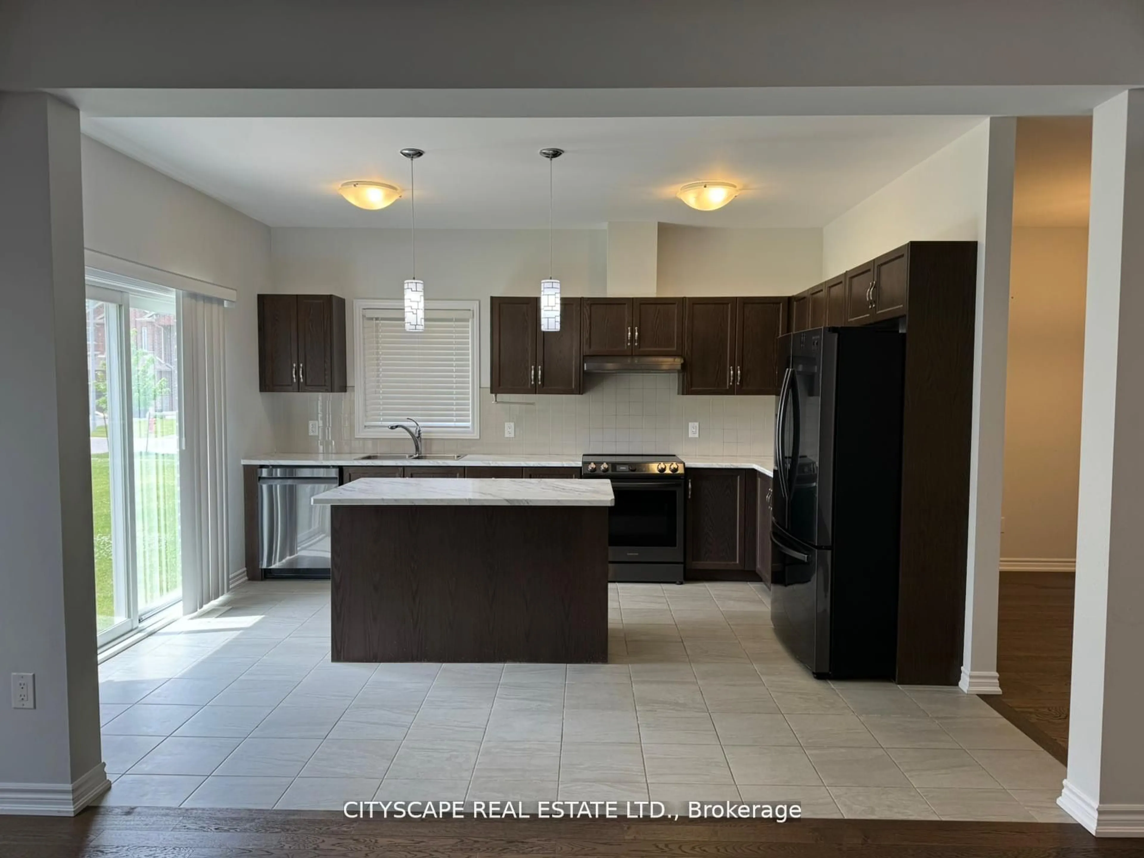 Open concept kitchen, unknown for 94 McCabe Ave, Welland Ontario L3B 0H5