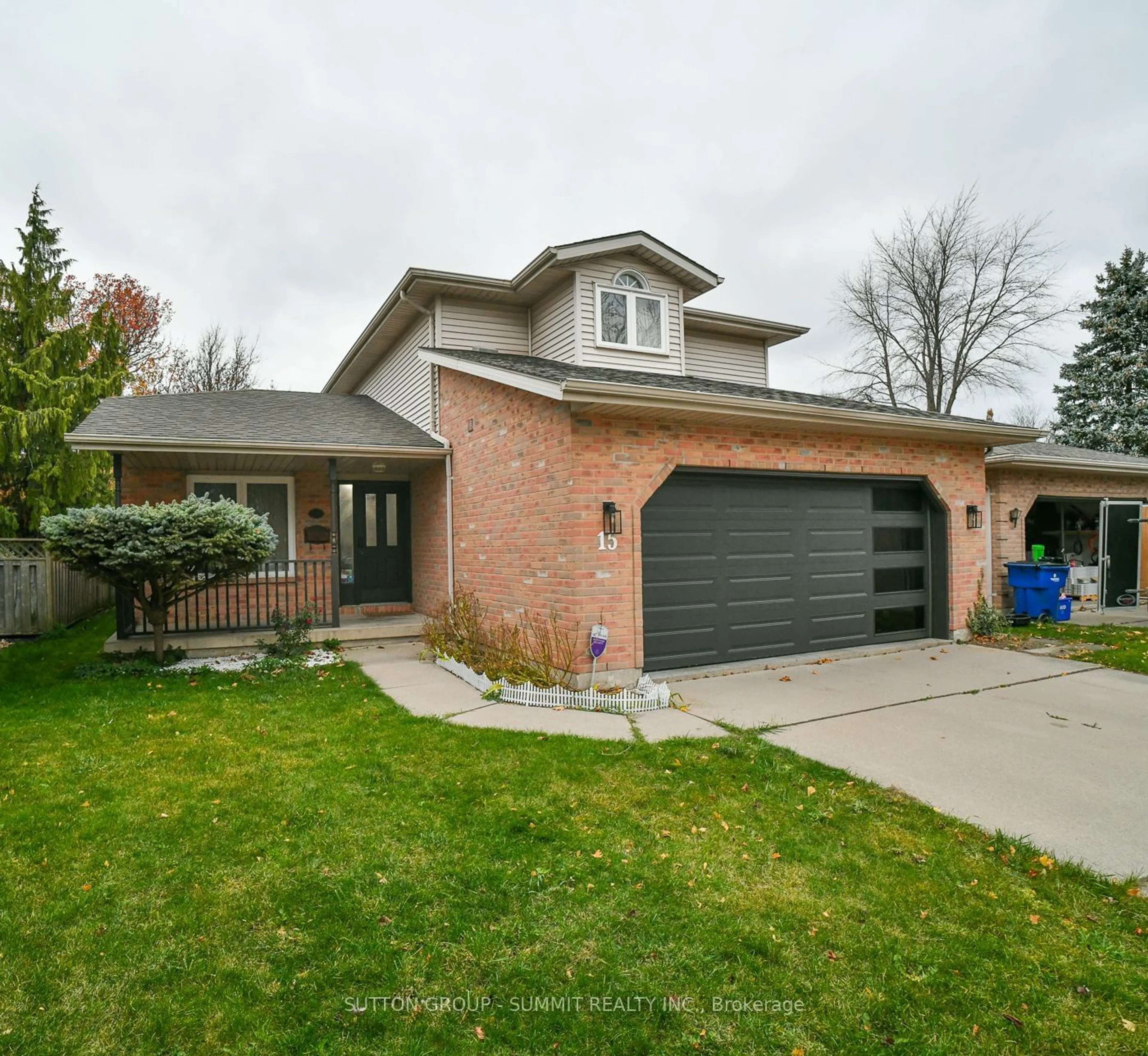 Home with brick exterior material, street for 15 Turquoise Crt, Chatham-Kent Ontario N7M 6G8