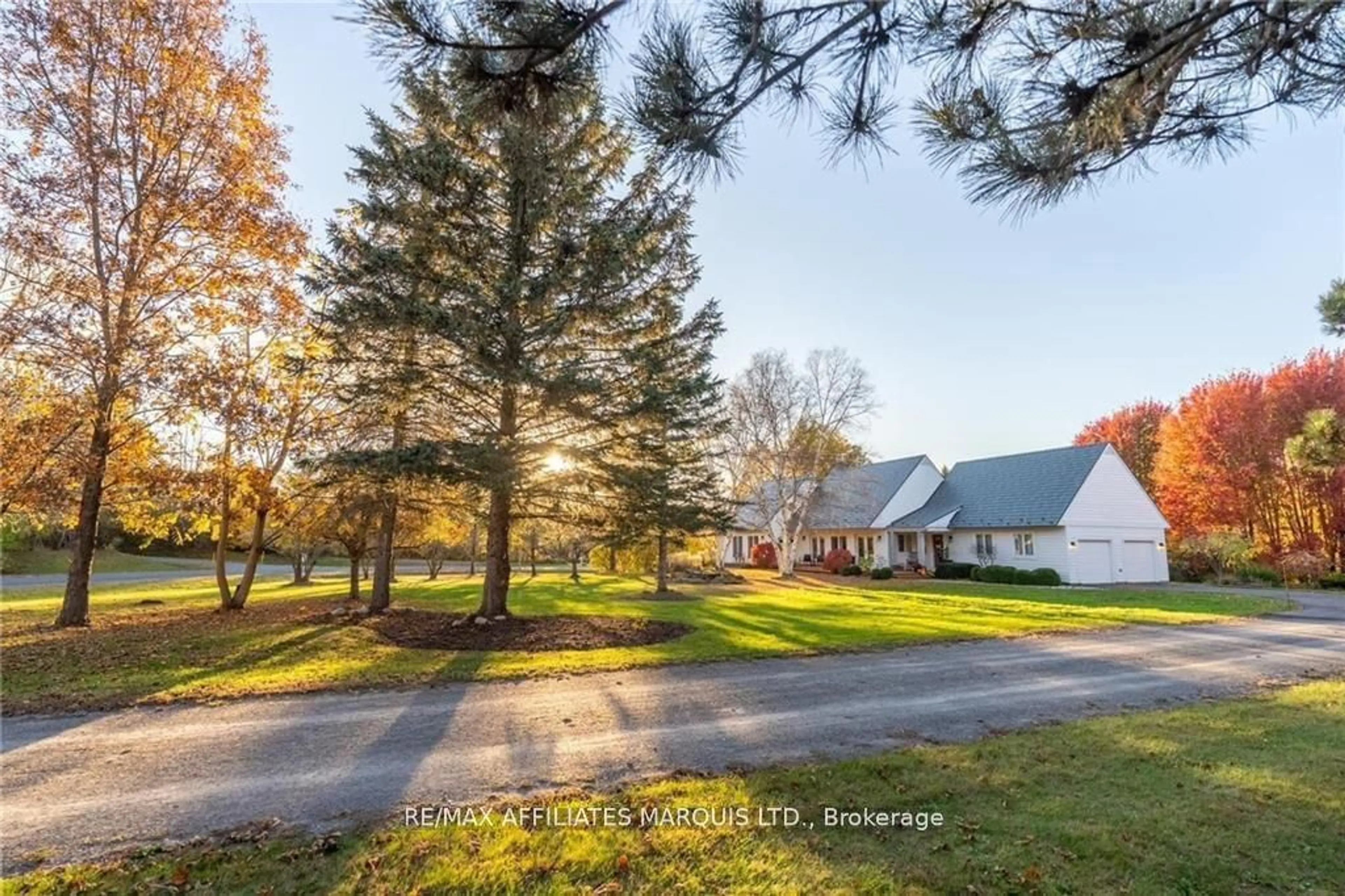 A pic from outside/outdoor area/front of a property/back of a property/a pic from drone, unknown for 18537 STONEHOUSE POINT Rd, South Glengarry Ontario K6H 5R5