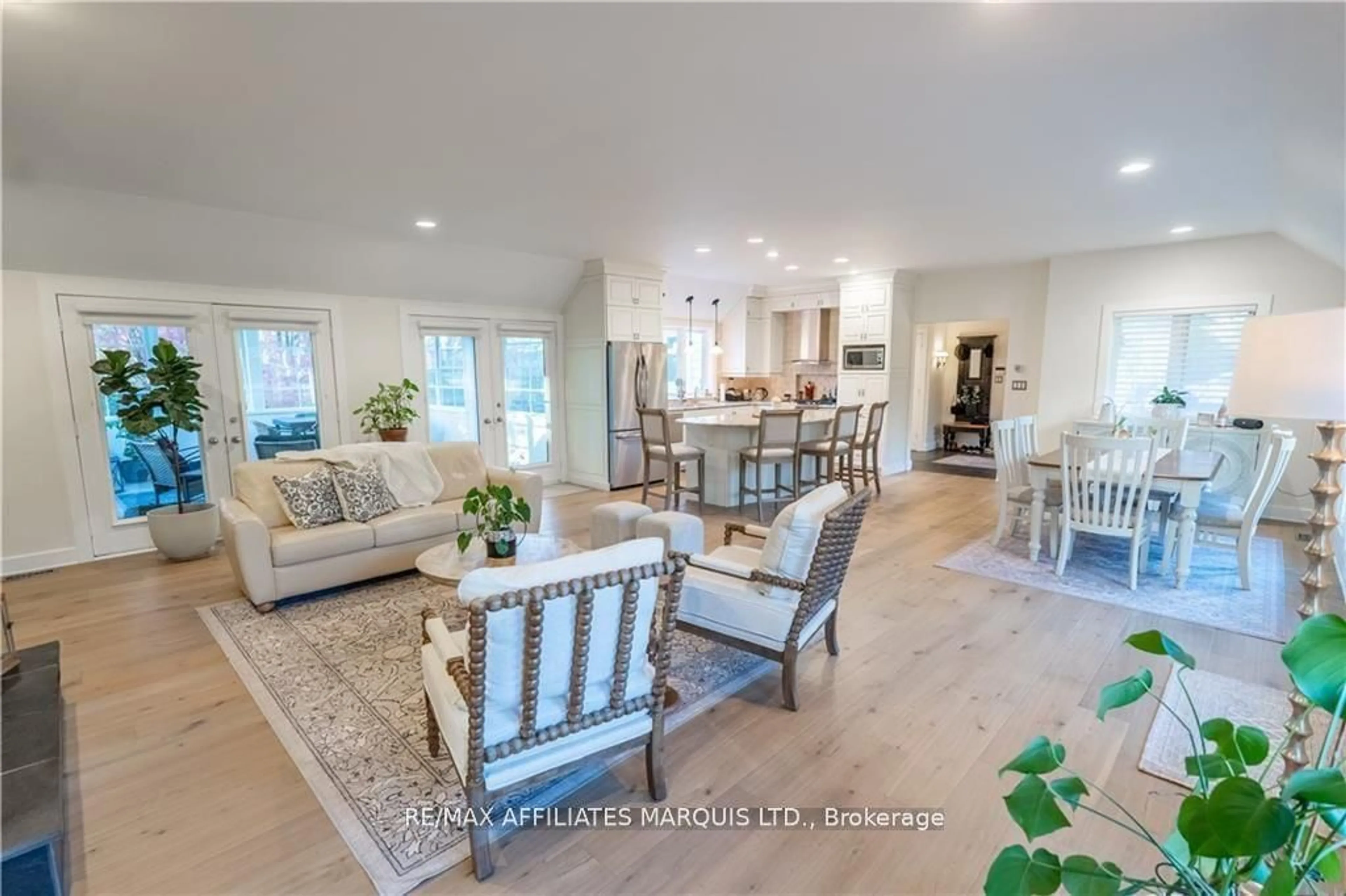 Living room with furniture, unknown for 18537 STONEHOUSE POINT Rd, South Glengarry Ontario K6H 5R5