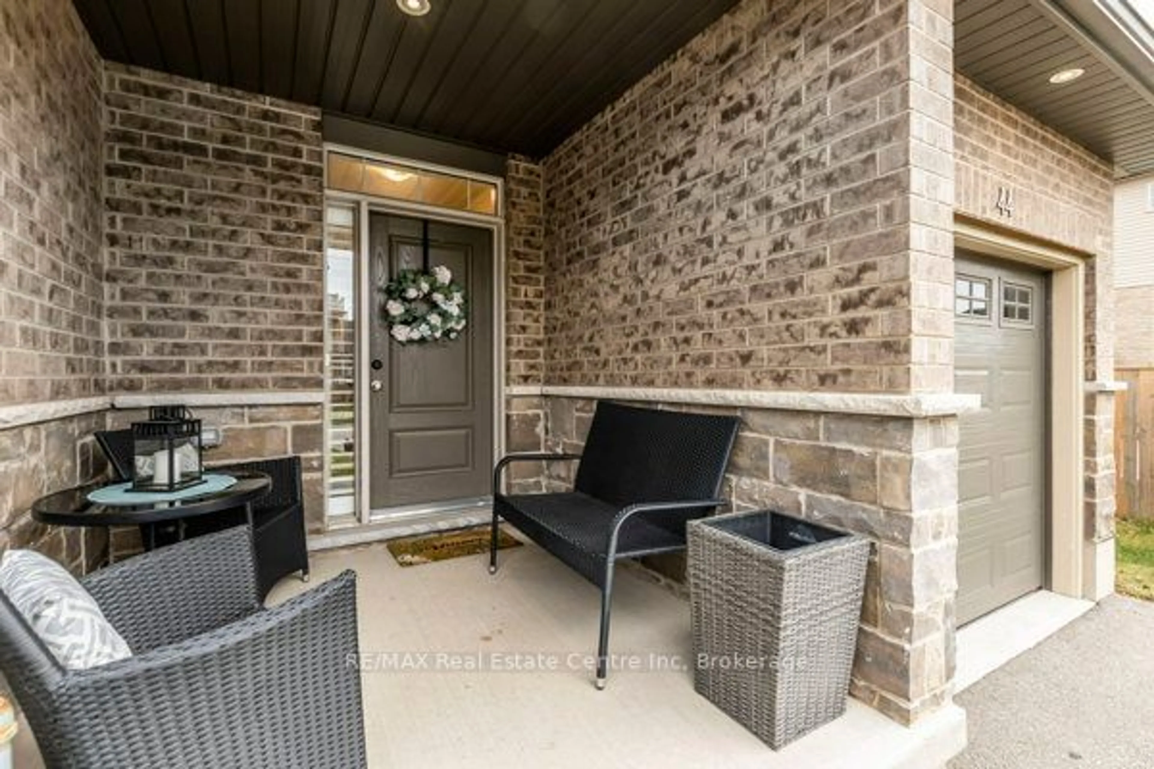 Patio, street for 44 KAY CRESCENT, Guelph Ontario N1L 0N2