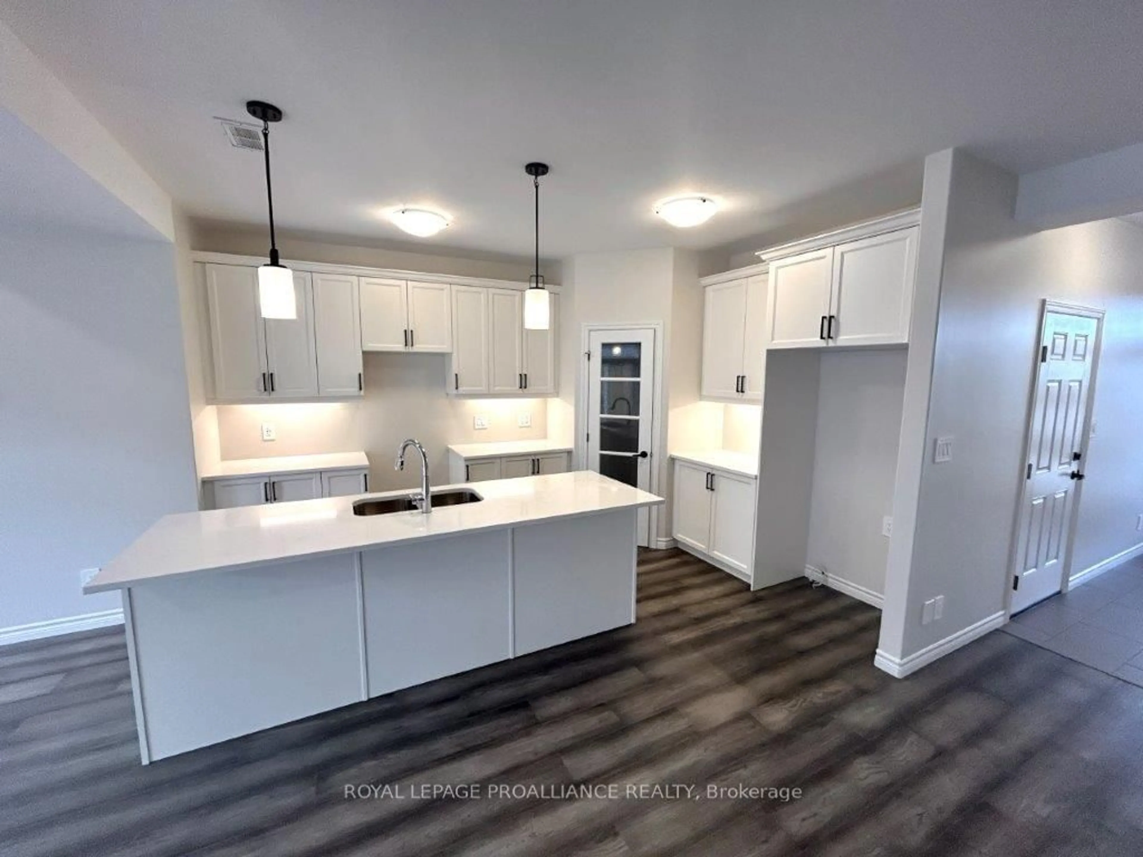 Open concept kitchen, ceramic/tile floor for 4 Otonabee St, Belleville Ontario K8N 0T3