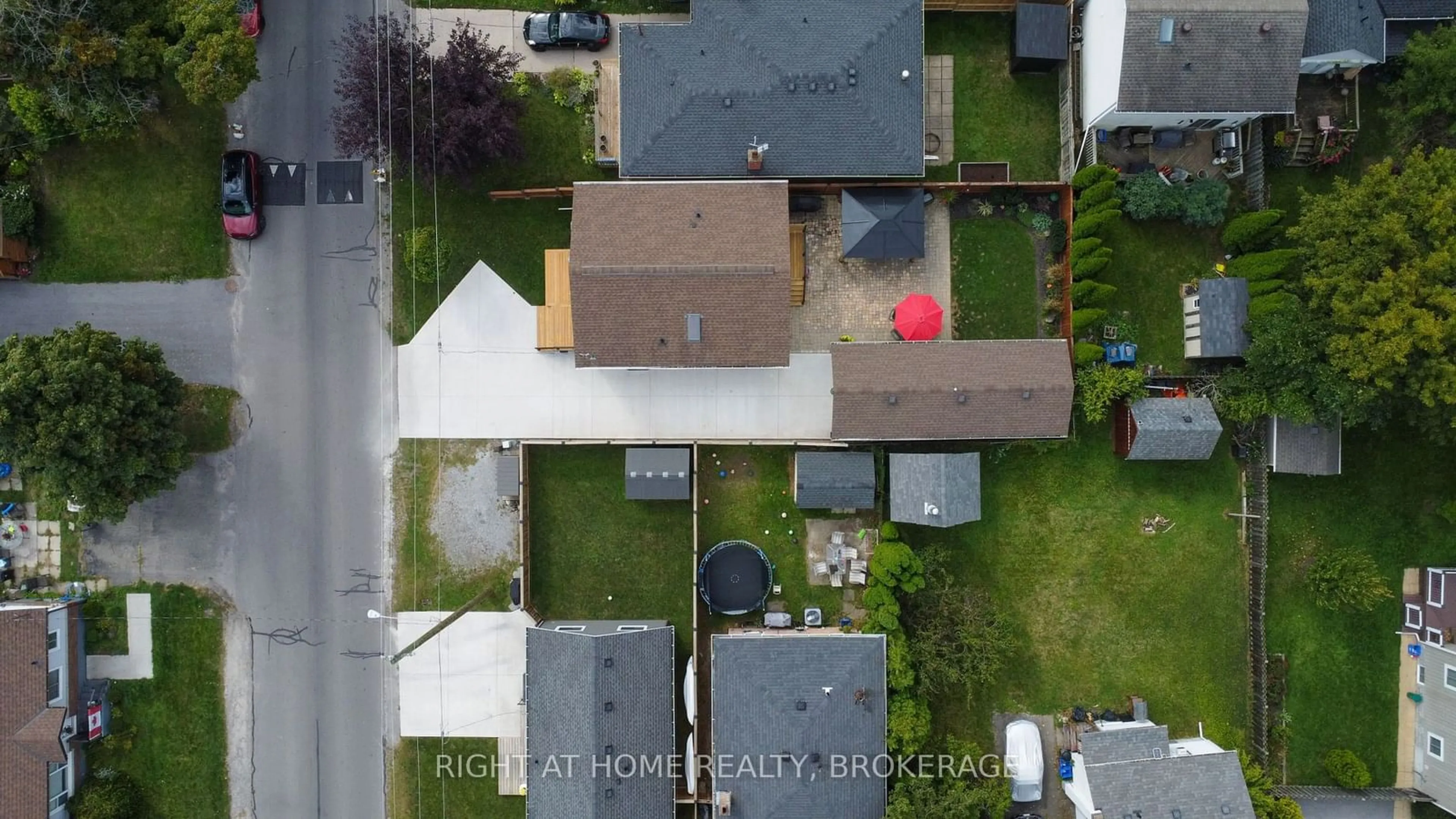 A pic from outside/outdoor area/front of a property/back of a property/a pic from drone, city buildings view from balcony for 49 Bogart St, St. Catharines Ontario L2M 1G1