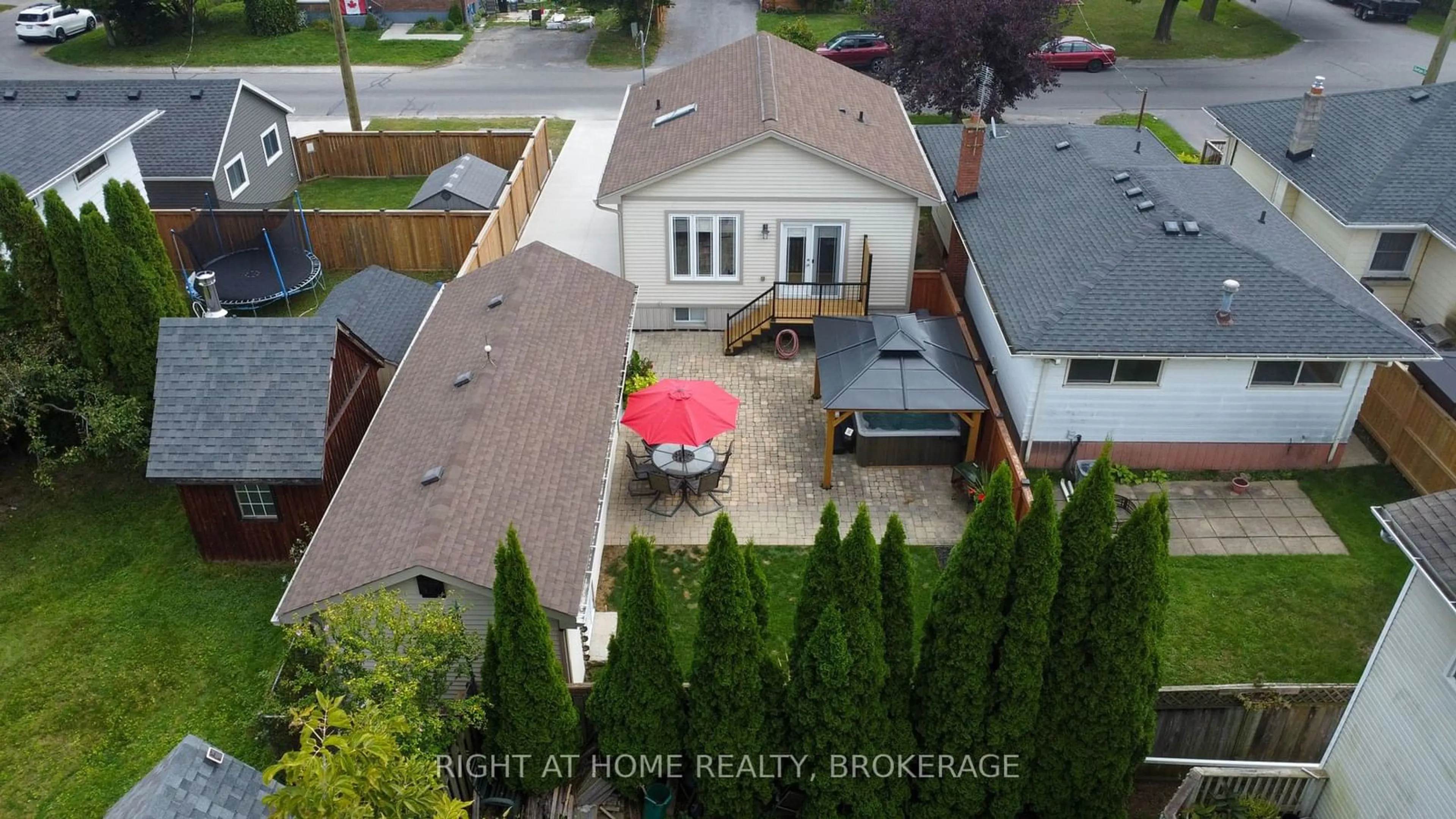 A pic from outside/outdoor area/front of a property/back of a property/a pic from drone, street for 49 Bogart St, St. Catharines Ontario L2M 1G1