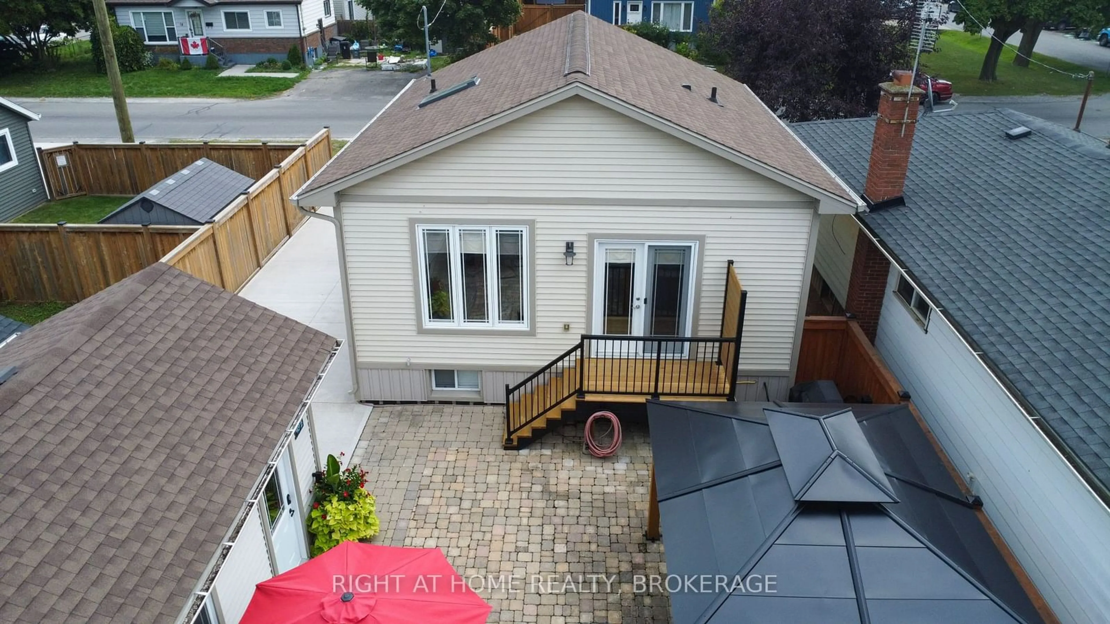 A pic from outside/outdoor area/front of a property/back of a property/a pic from drone, street for 49 Bogart St, St. Catharines Ontario L2M 1G1