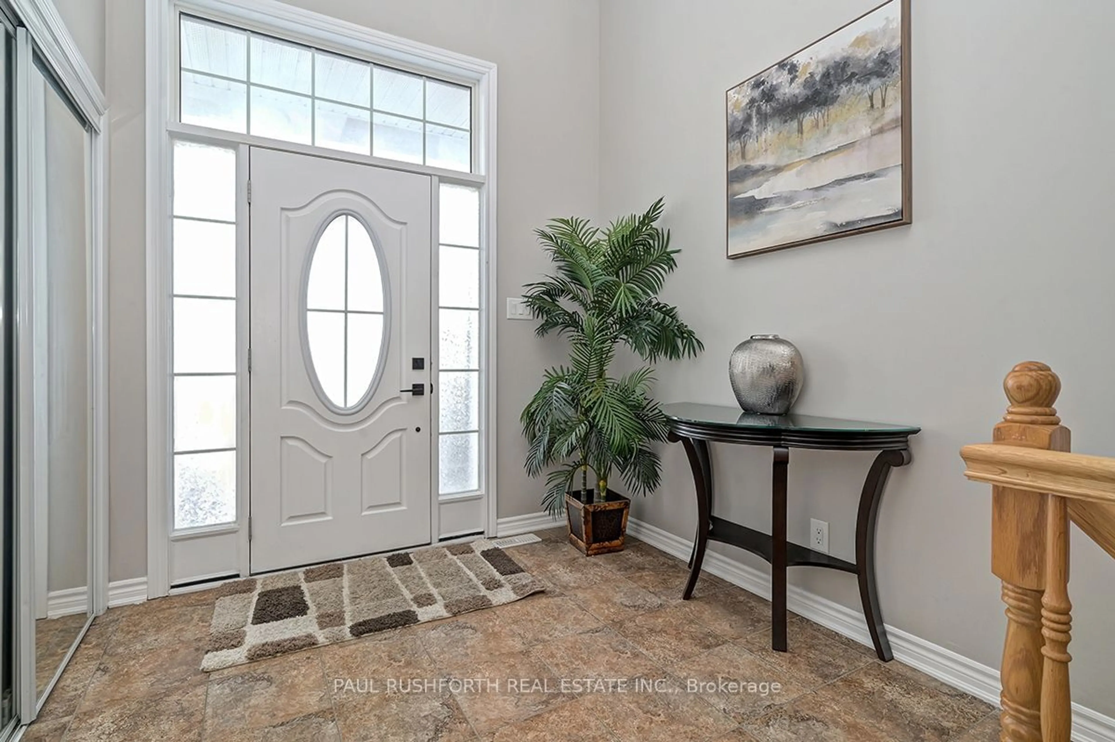 Indoor entryway for 609 Dundonald Dr, Barrhaven Ontario K2J 5Y8