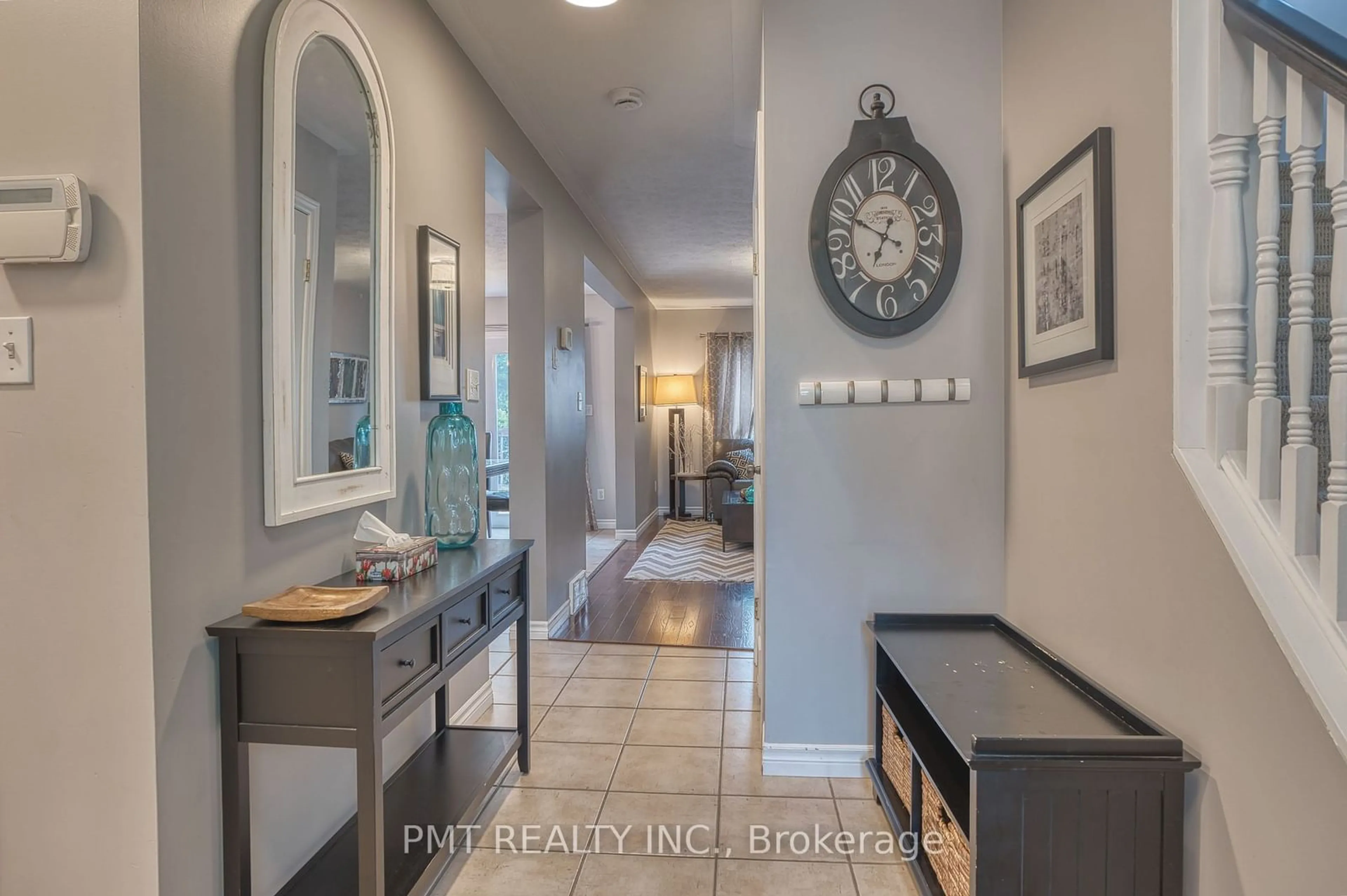 Indoor entryway for 782 Kincaid St, North Perth Ontario N4W 3T6