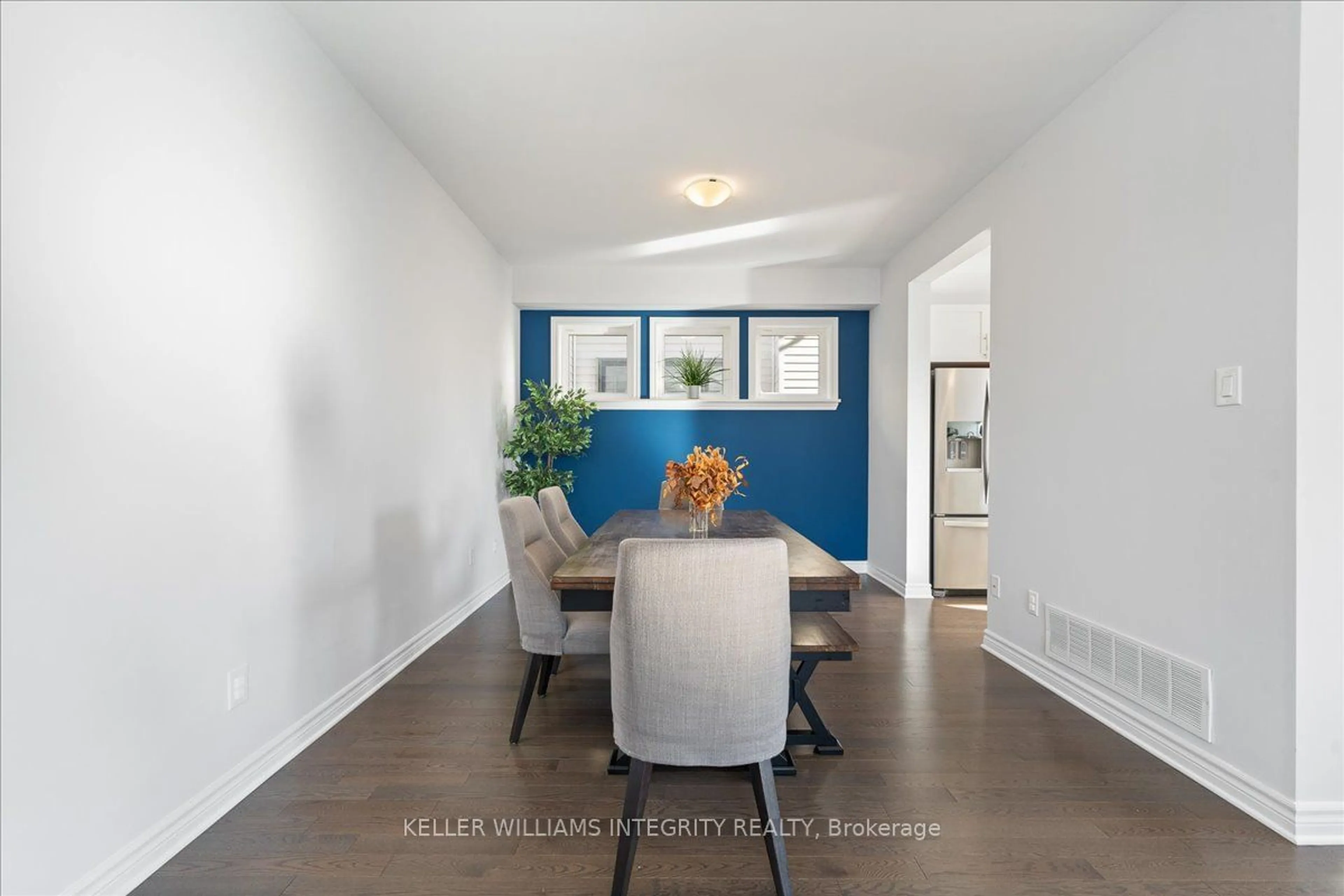 Dining room, wood/laminate floor for 100 Crevasse Rd, Orleans - Convent Glen and Area Ontario K1W 0P9