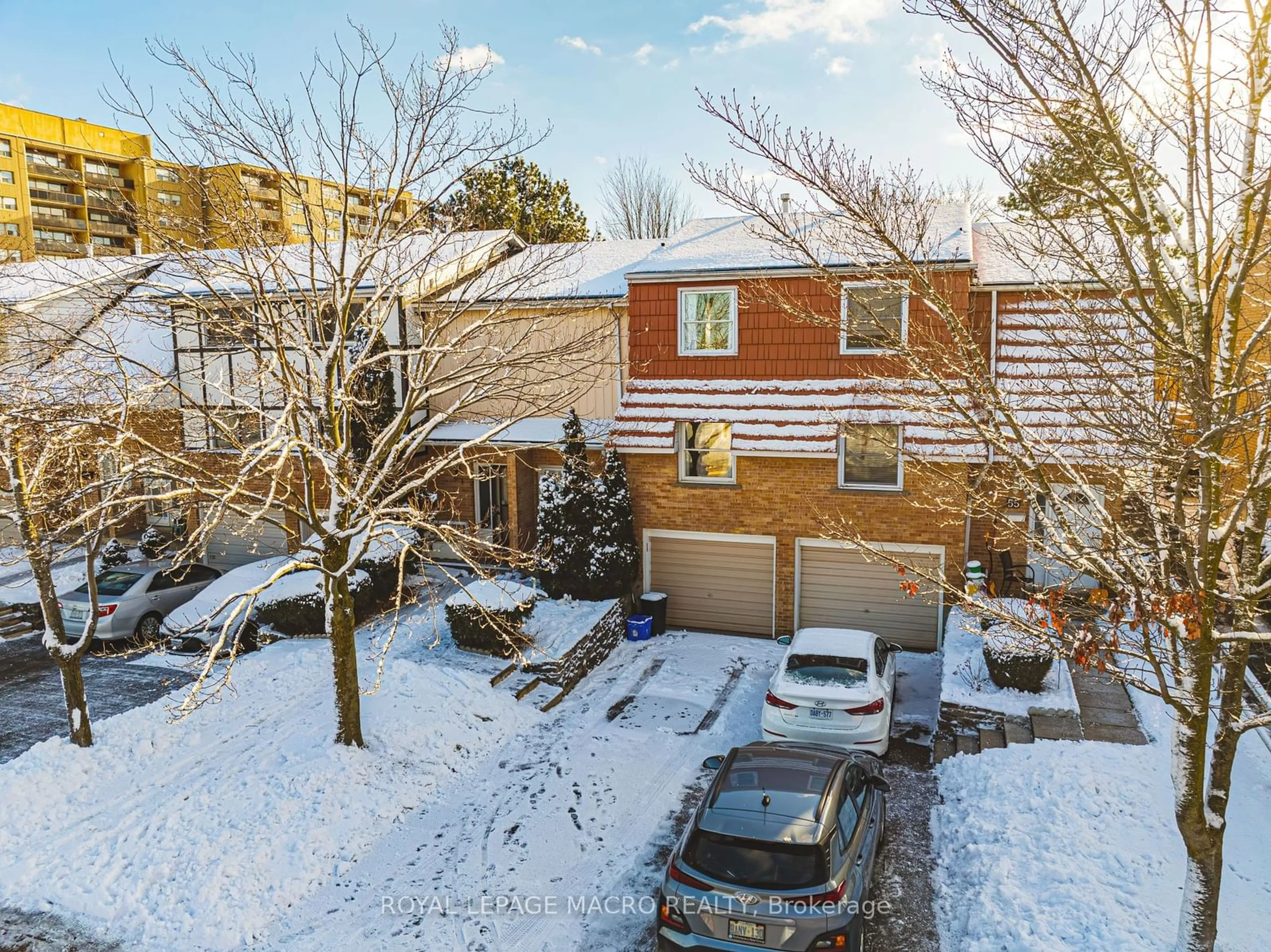 A pic from outside/outdoor area/front of a property/back of a property/a pic from drone, street for 53 Albright Rd, Hamilton Ontario L8K 6H5