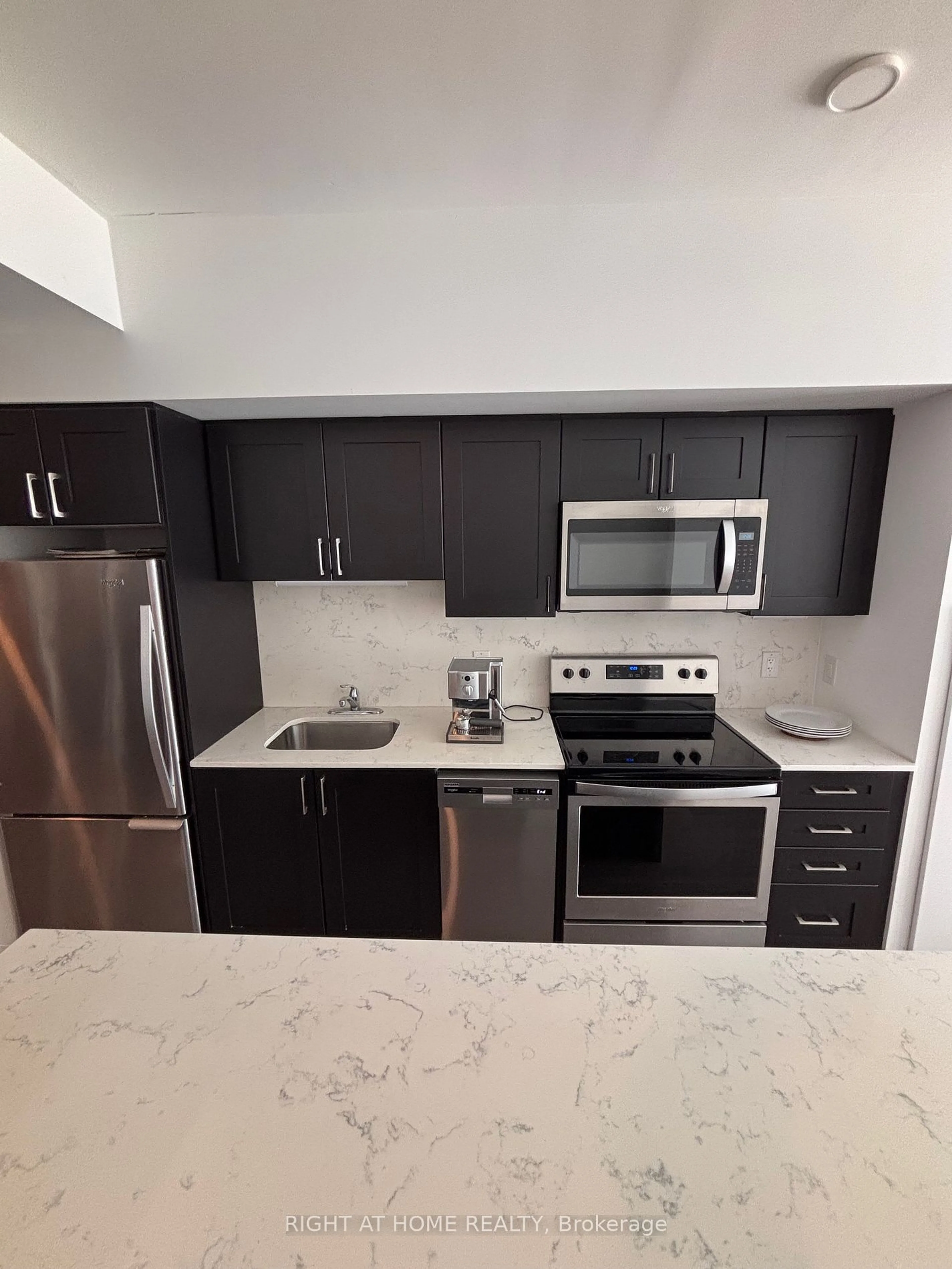 Standard kitchen, unknown for 7711 Green Vista Gate #423, Niagara Falls Ontario L2G 0Y9