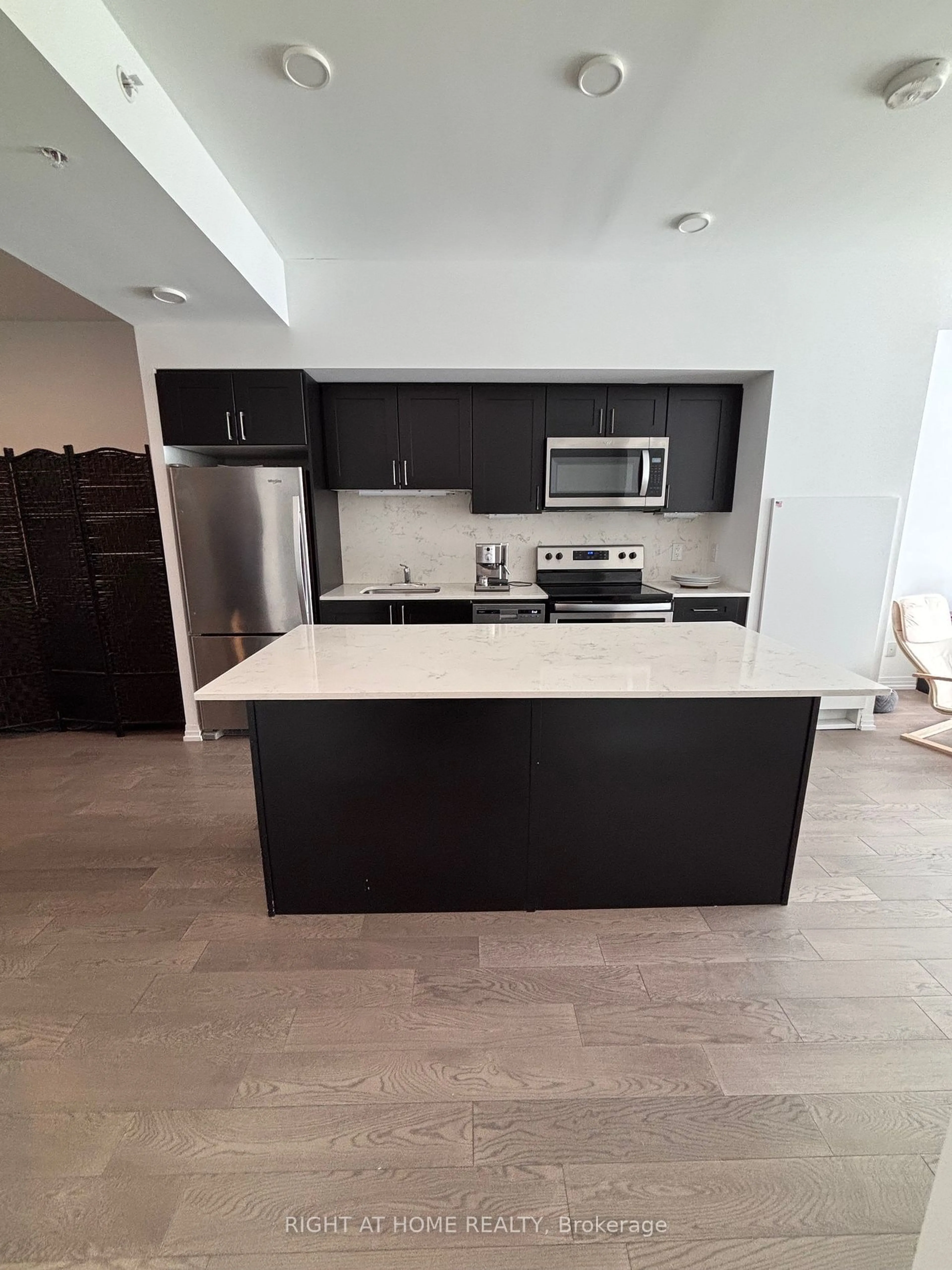 Open concept kitchen, unknown for 7711 Green Vista Gate #423, Niagara Falls Ontario L2G 0Y9