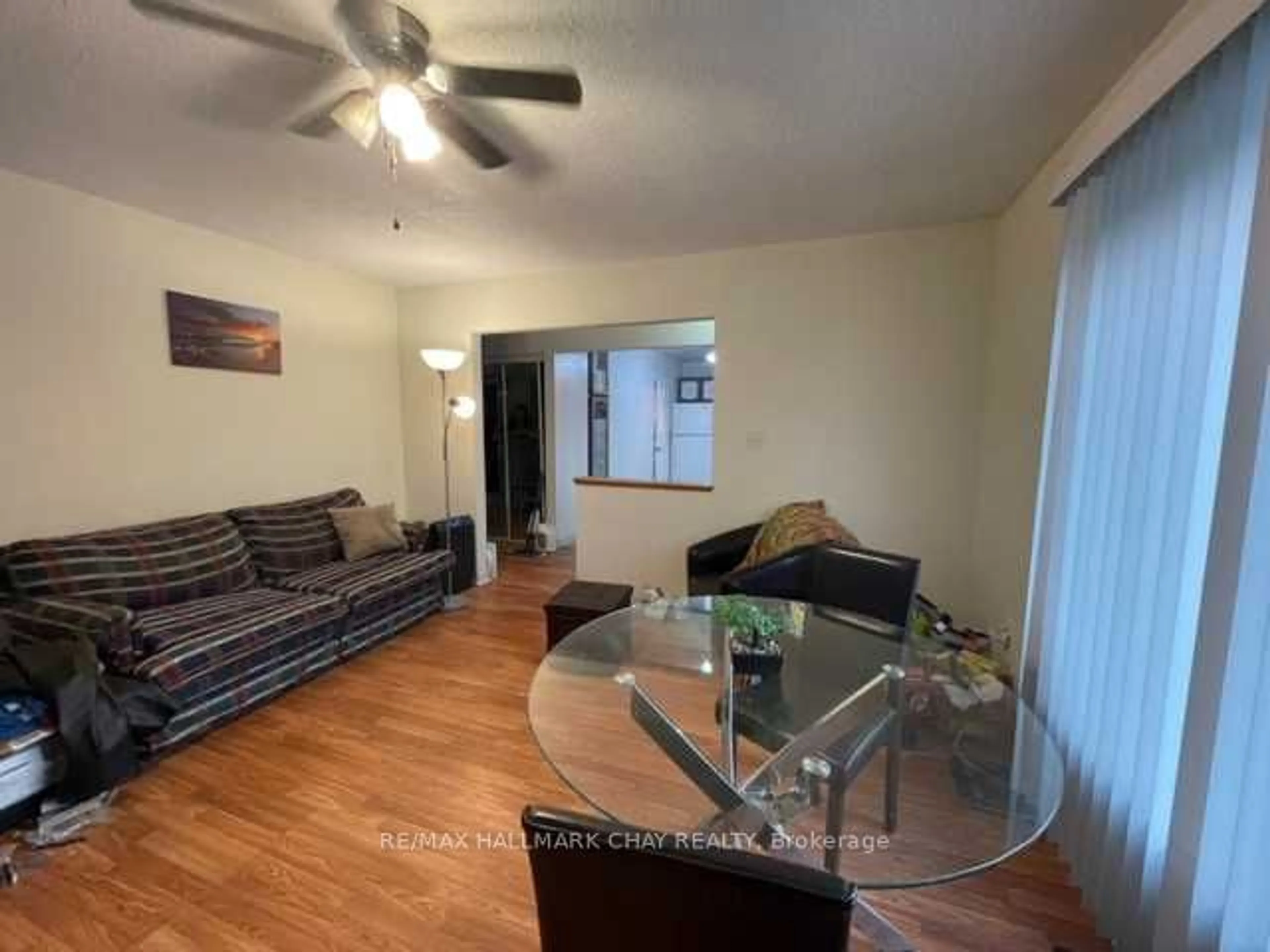 Living room with furniture, wood/laminate floor for 85 Mississauga Ave, Elliot Lake Ontario P5A 1E1