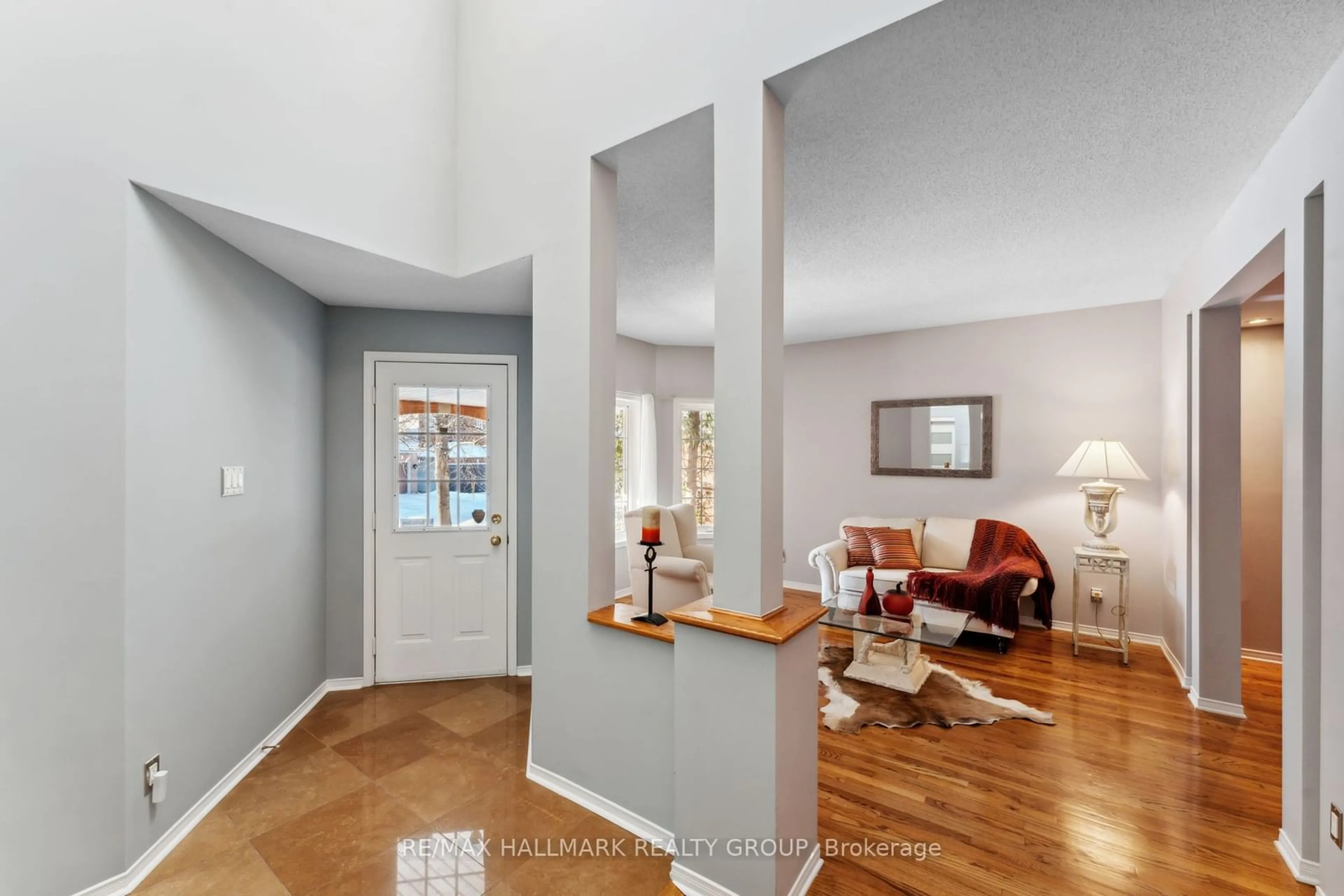 Indoor entryway for 3 North Harrow Dr, Barrhaven Ontario K2J 4V6