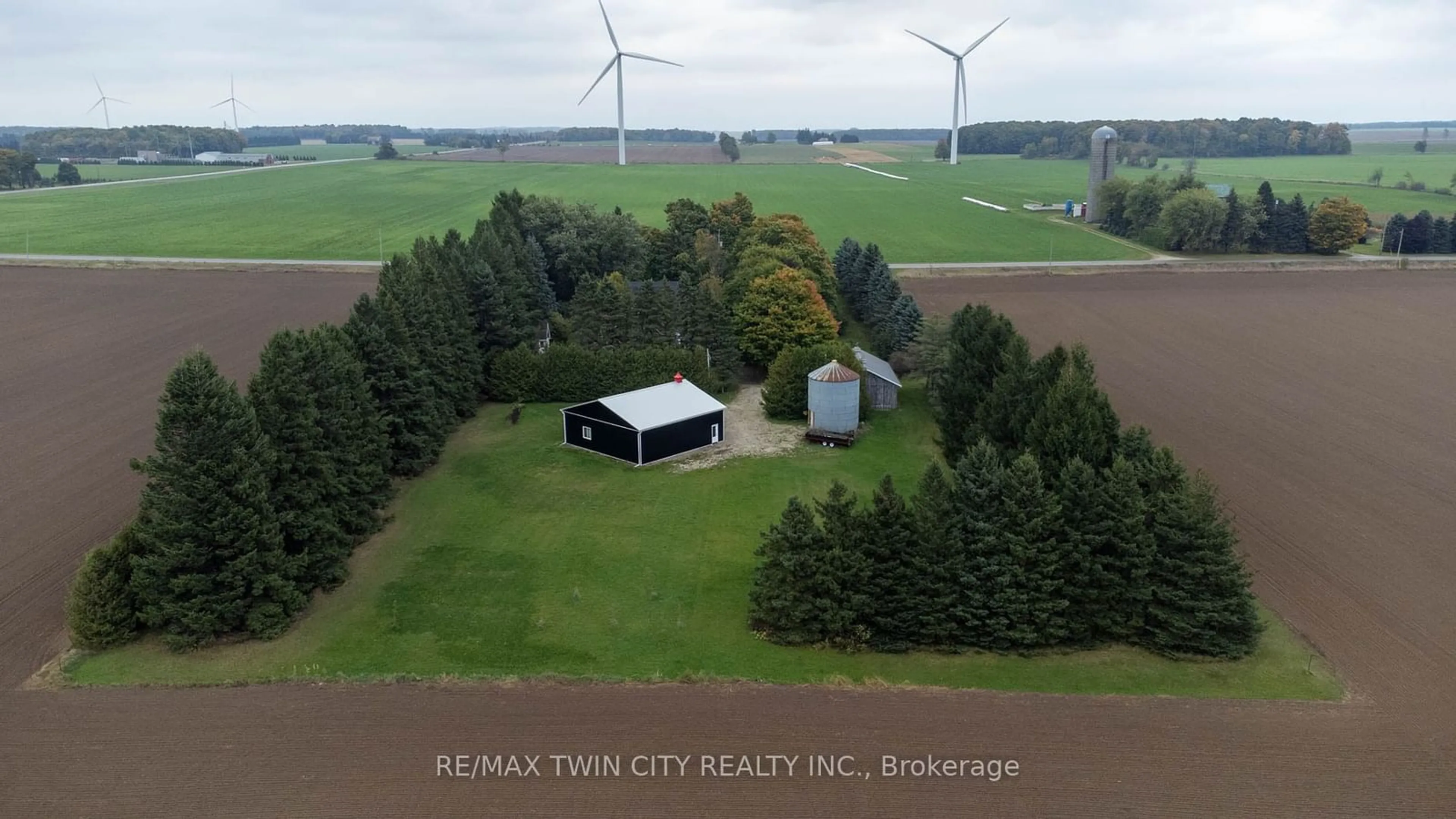 A pic from outside/outdoor area/front of a property/back of a property/a pic from drone, building for 478278 3rd Line, Melancthon Ontario L9V 1T7