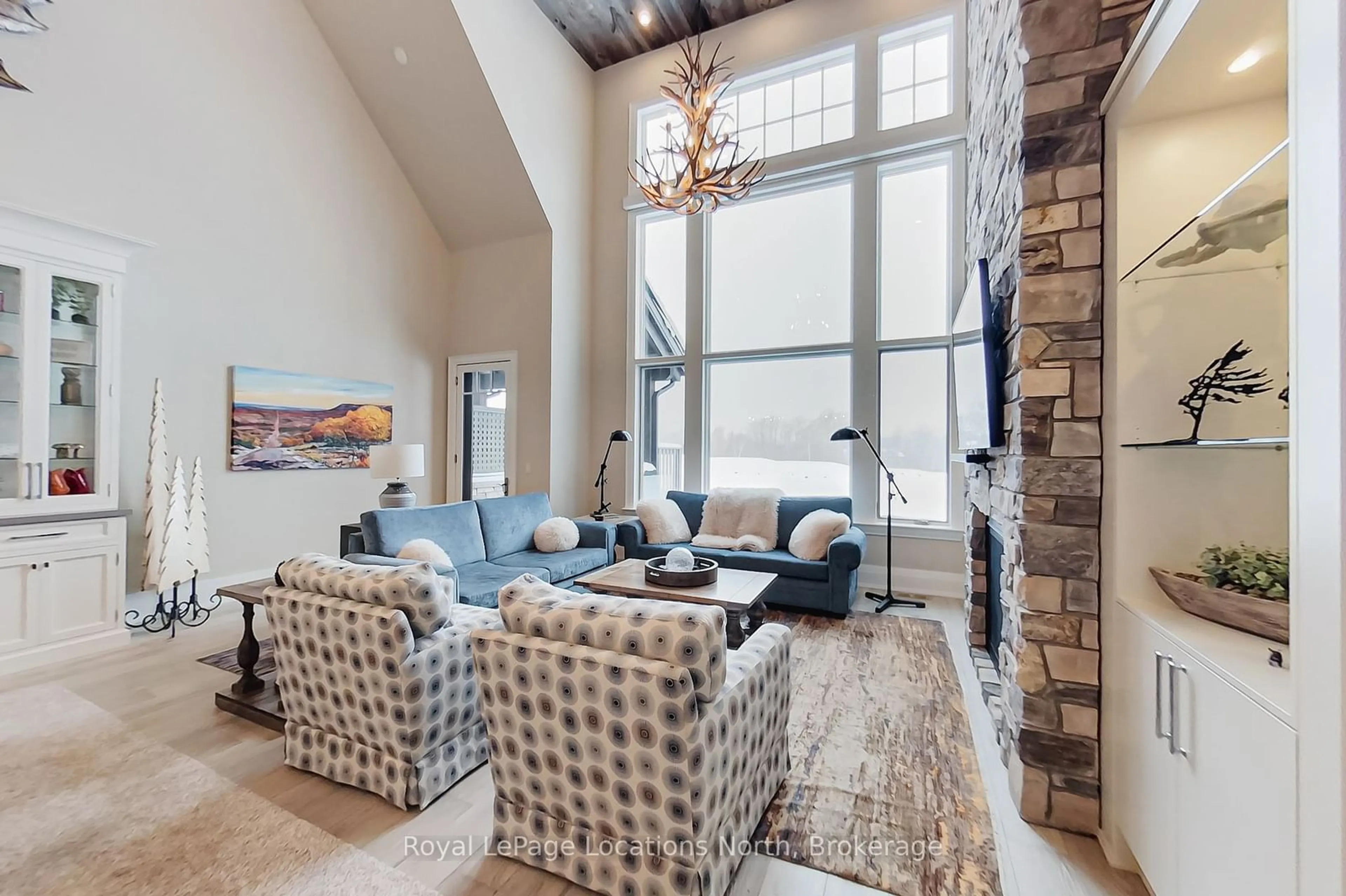 Living room with furniture, unknown for 129 Georgian Bay Lane, Blue Mountains Ontario N0H 1J0