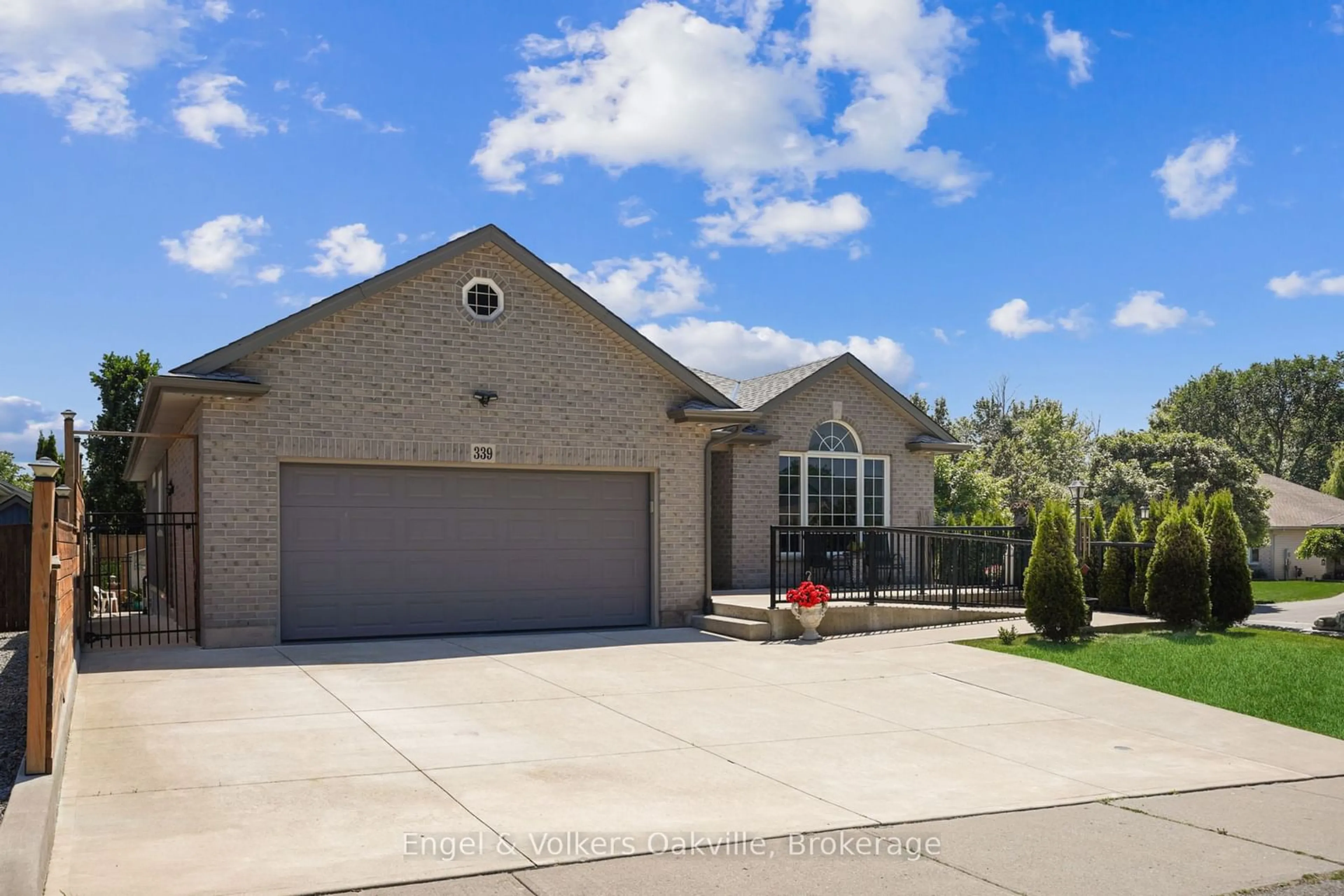 Home with brick exterior material, street for 339 Wellbrook Ave, Welland Ontario L3C 7N3