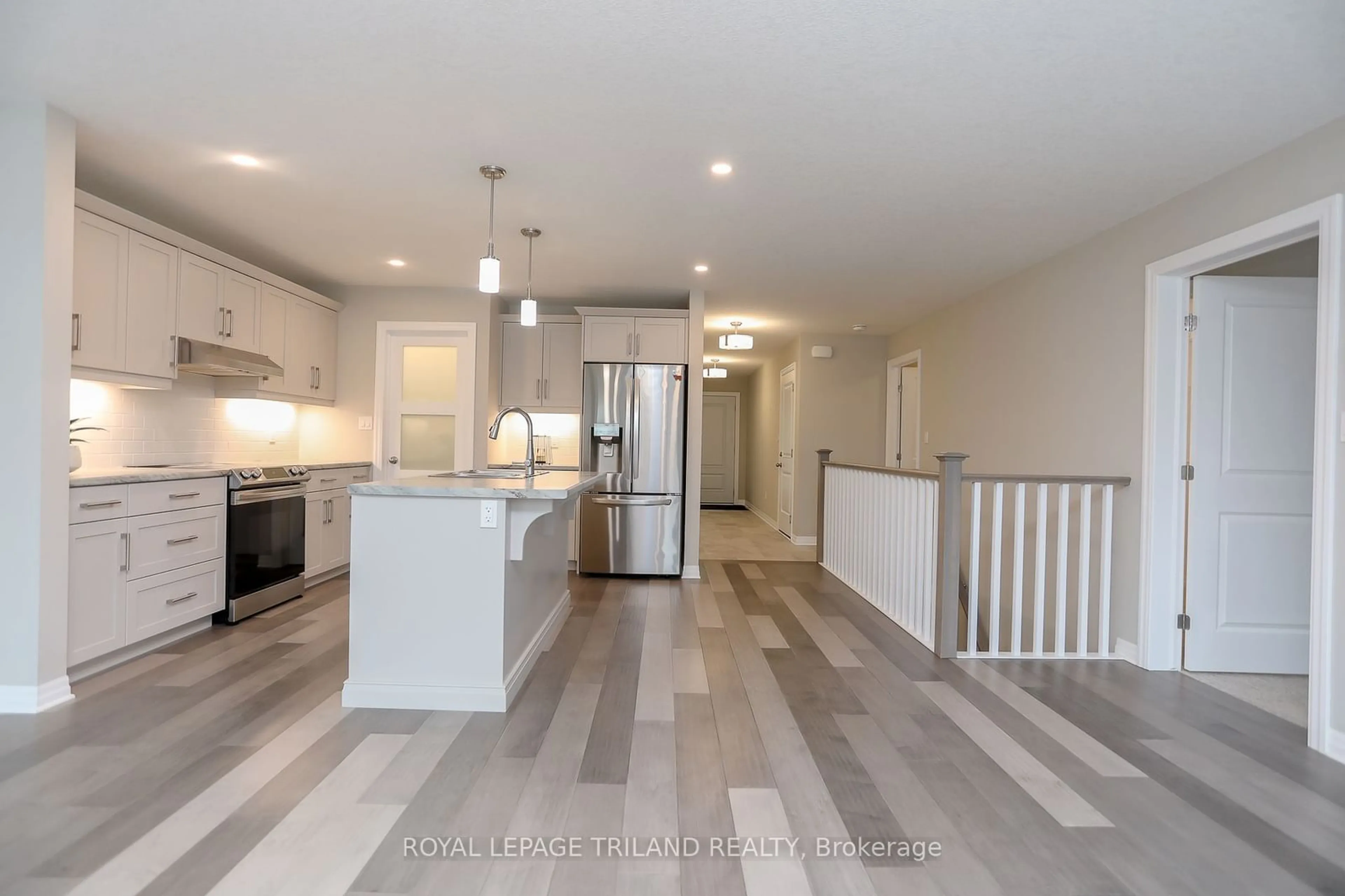 Open concept kitchen, unknown for 11 Harlequin Crt, St. Thomas Ontario N5R 0L5