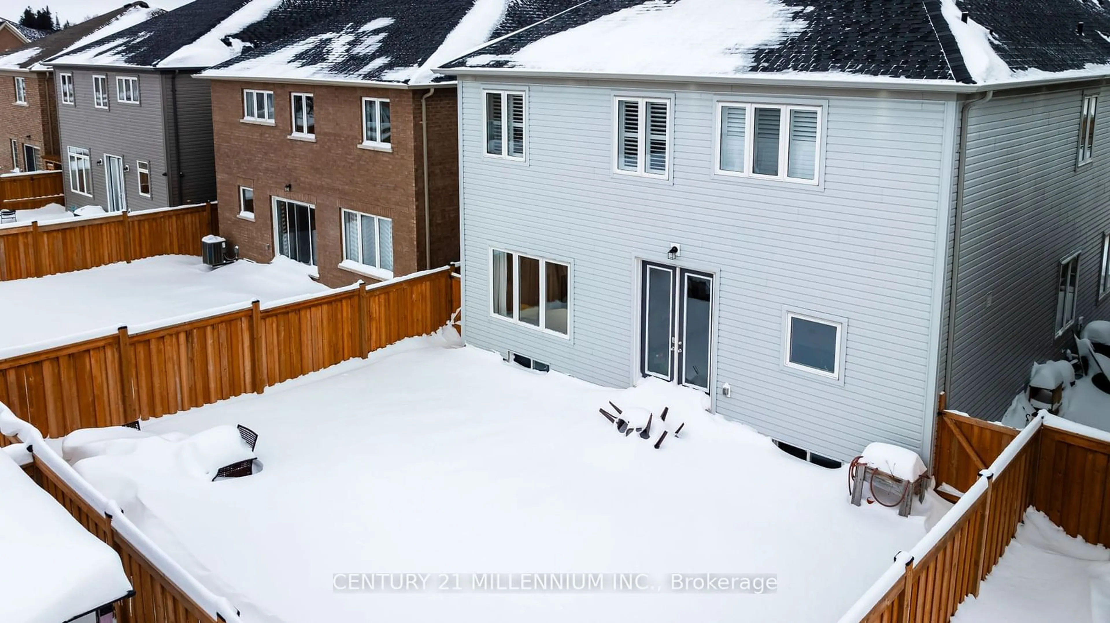 A pic from outside/outdoor area/front of a property/back of a property/a pic from drone, unknown for 712 Gilmour Cres, Shelburne Ontario L0N 1S3