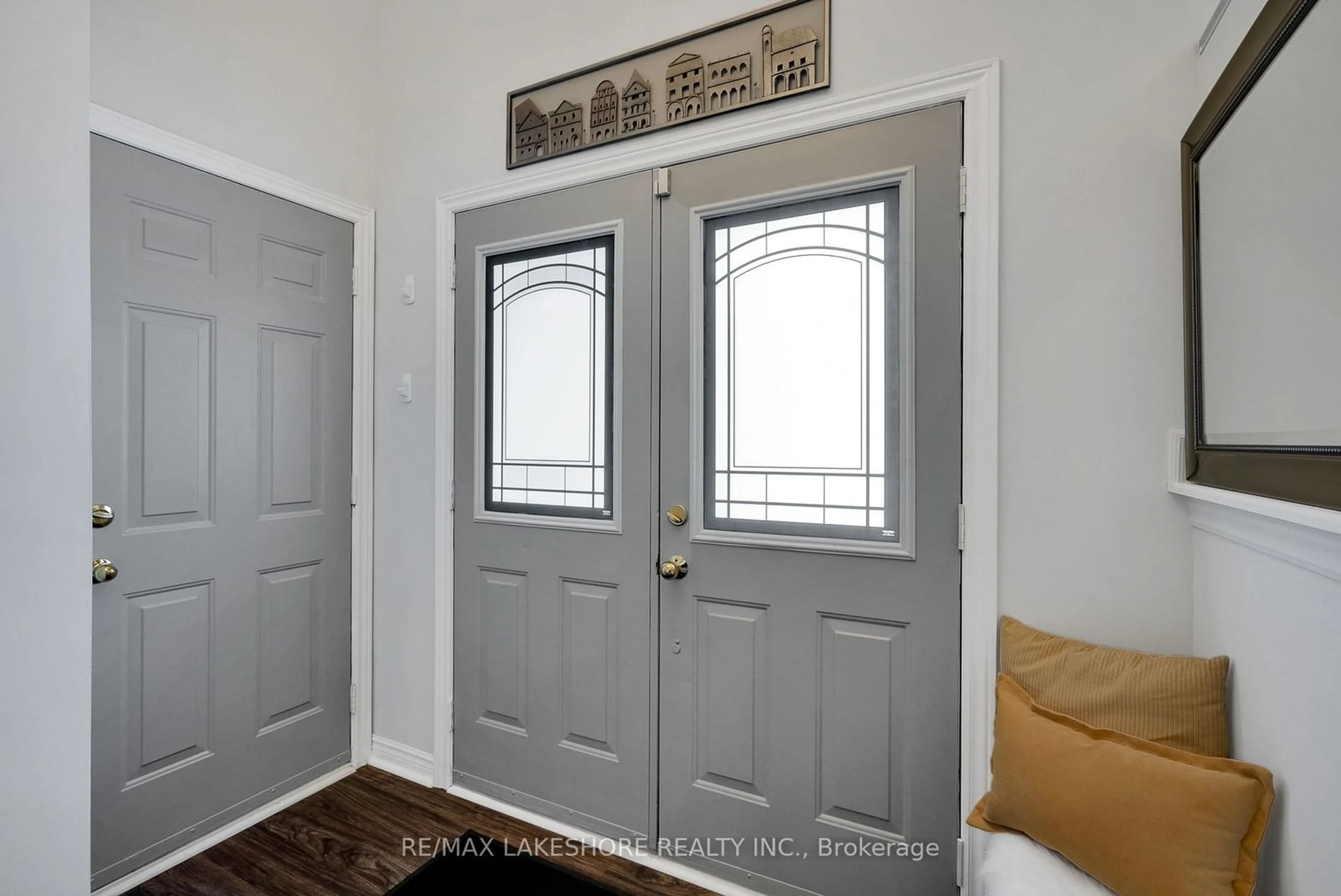 Indoor entryway for 1044 RIDDELL Ave, Cobourg Ontario K9A 5M8