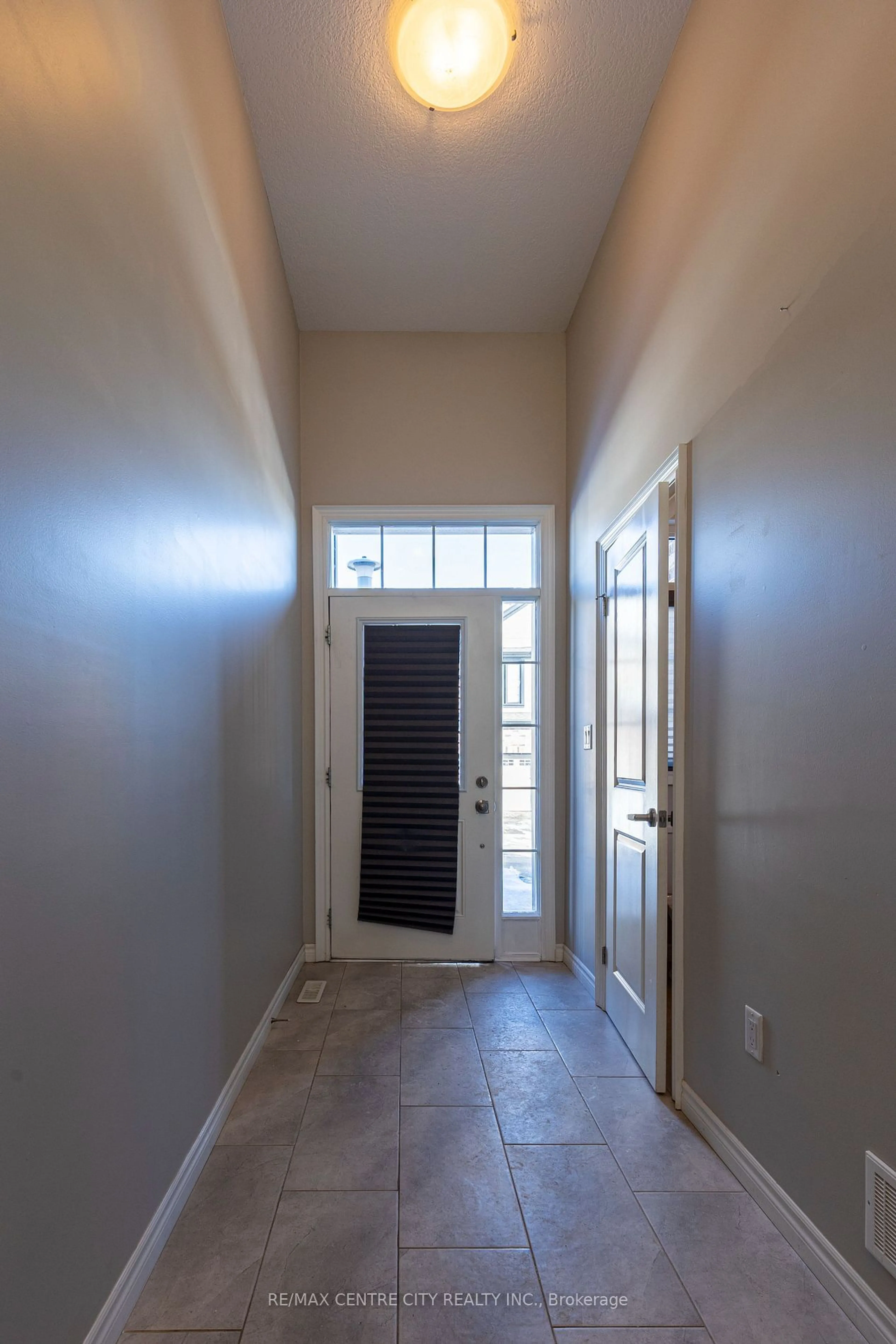 Indoor entryway for 2235 Blackwater Rd #64, London Ontario N5Y 0L8