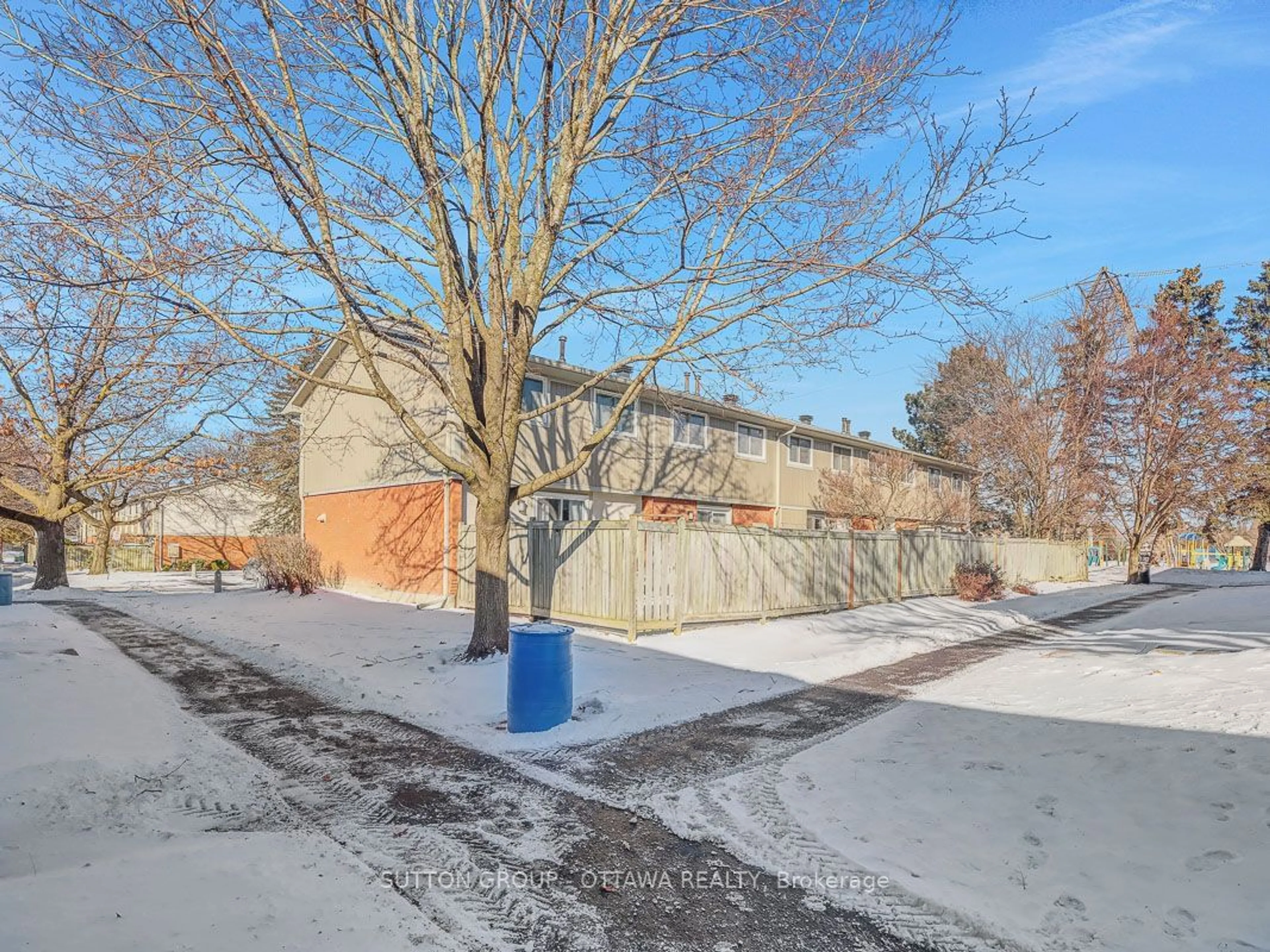 A pic from outside/outdoor area/front of a property/back of a property/a pic from drone, street for 3897D Old Richmond Rd, Bells Corners and South to Fallowfield Ontario K2H 8T8