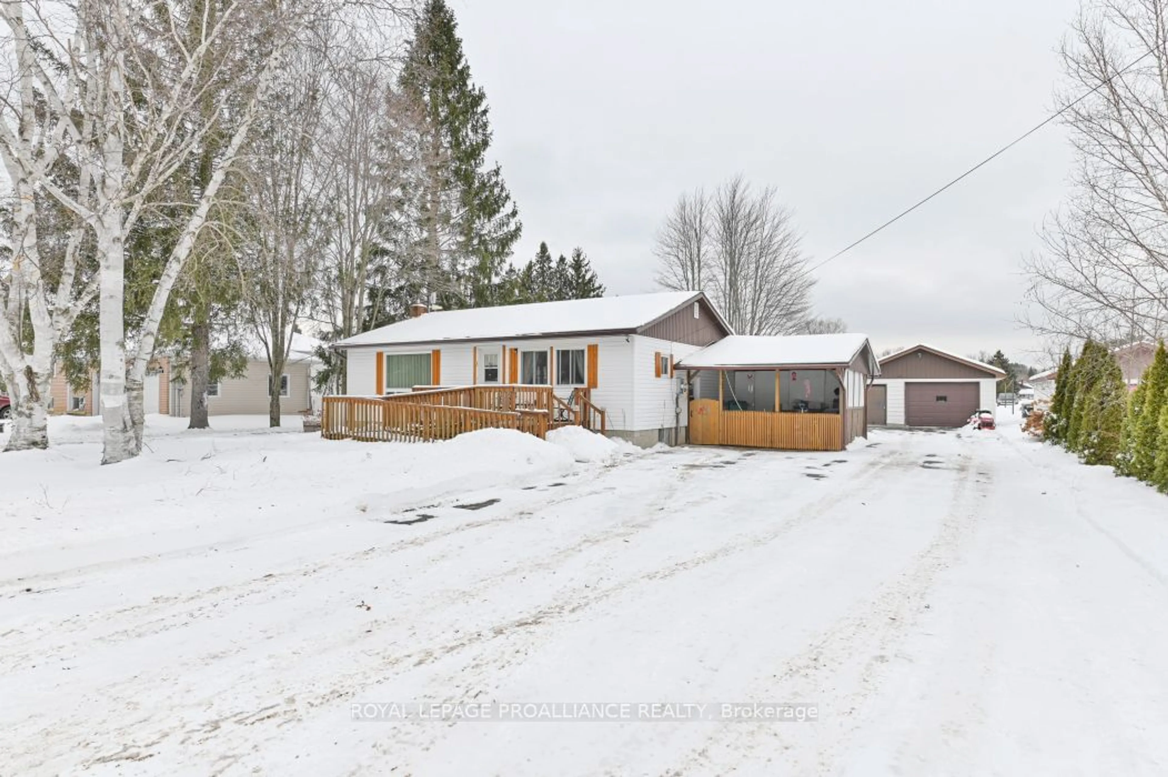 A pic from outside/outdoor area/front of a property/back of a property/a pic from drone, street for 35 John St, Addington Highlands Ontario K0H 1P0