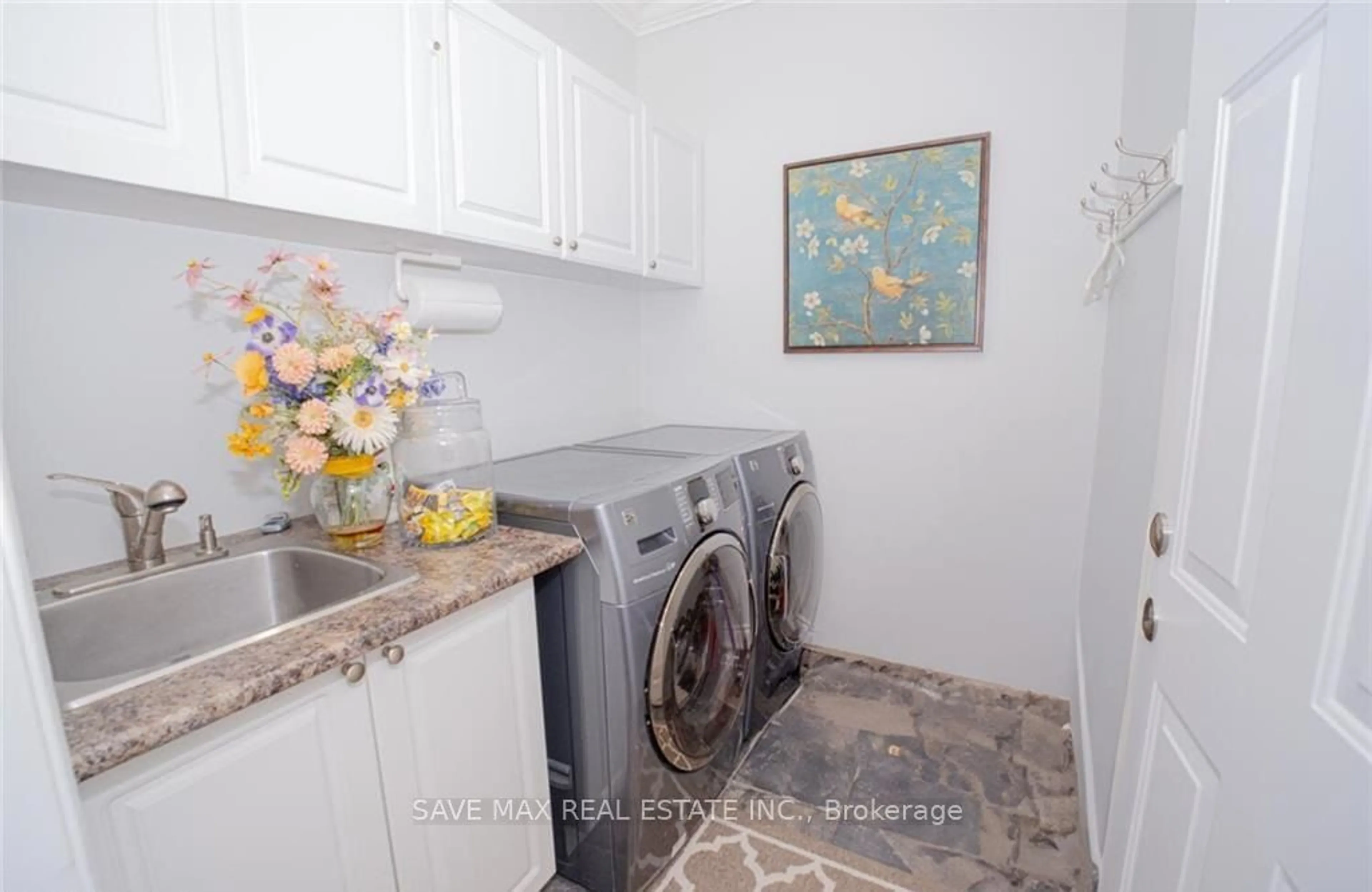 Laundry room for 50 Islandview Way, Hamilton Ontario L8E 6C1