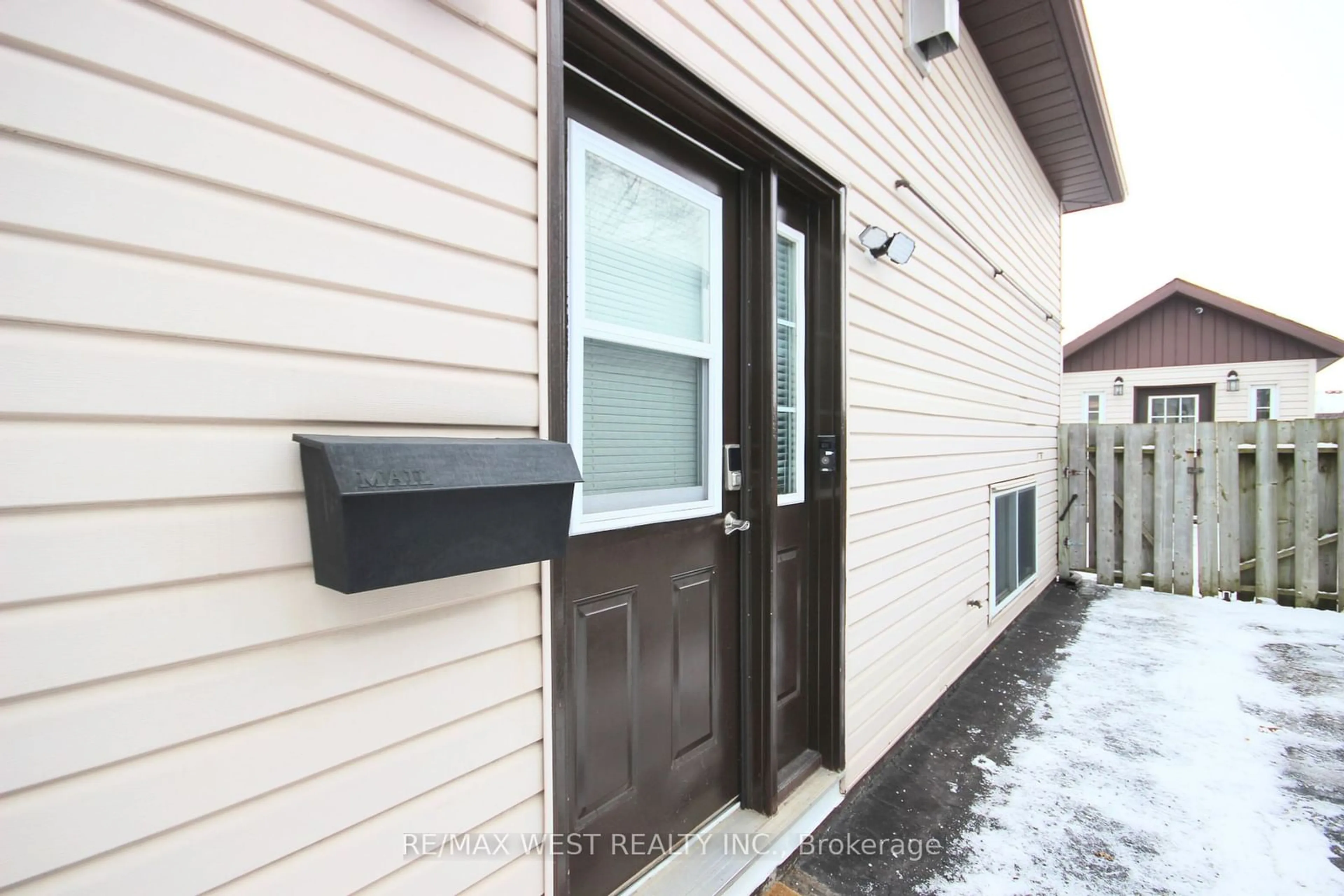 Indoor entryway for 10 Frances Ave, Hamilton Ontario L8E 2Y7