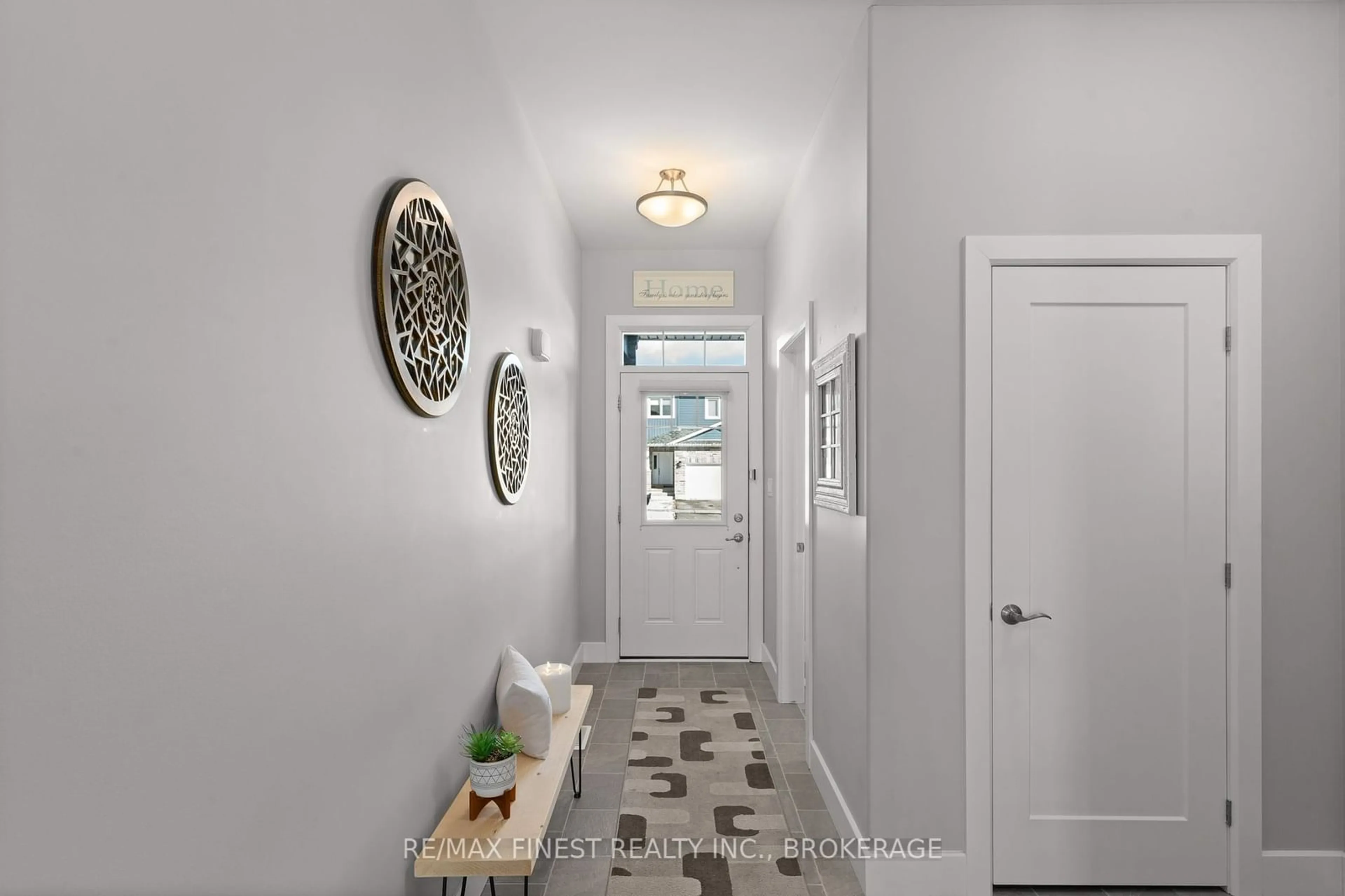 Indoor entryway for 188 Dr Richard James Cres, Loyalist Ontario K7N 0B9