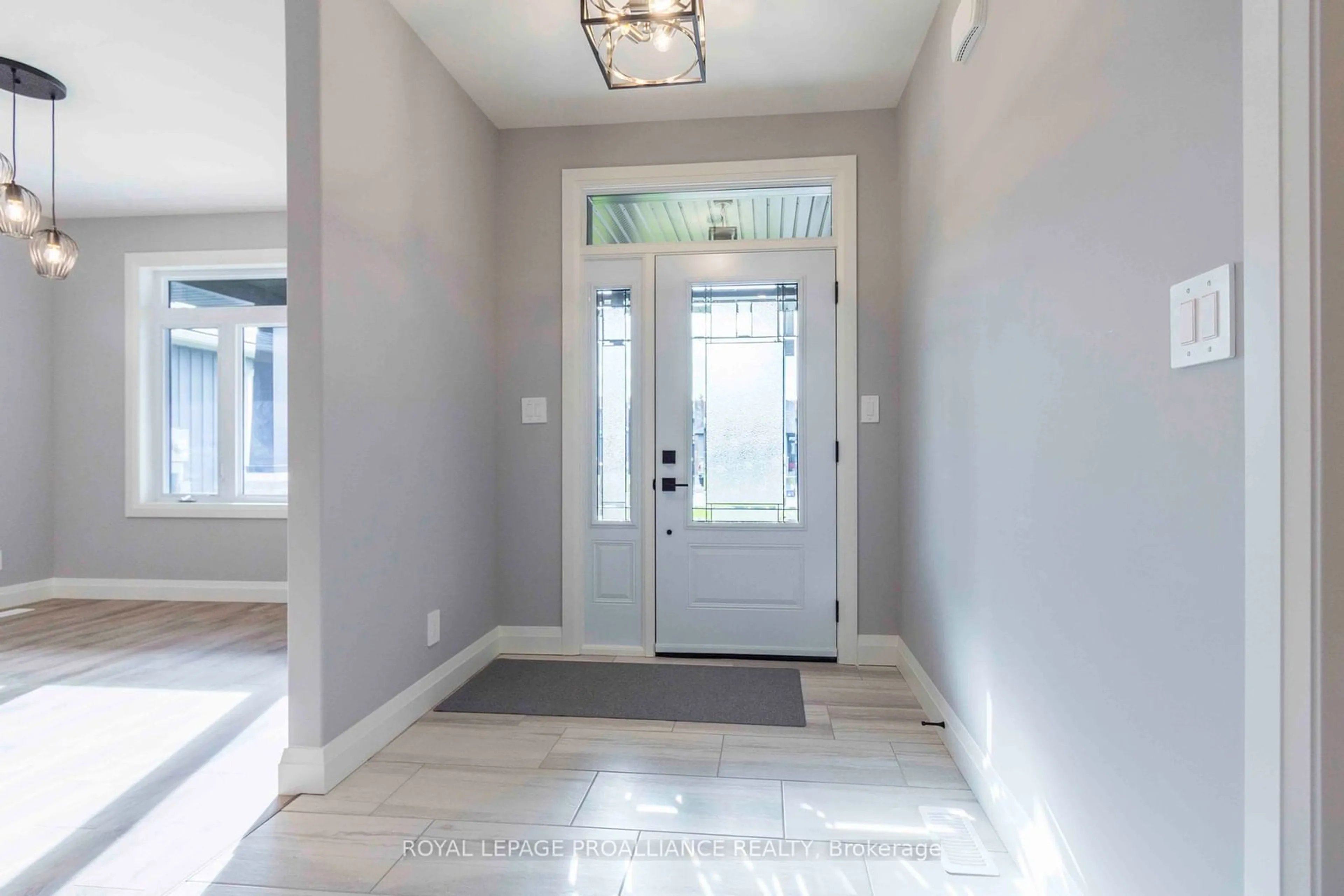 Indoor entryway for 2 Hillcrest Dr, Quinte West Ontario K8V 5P4