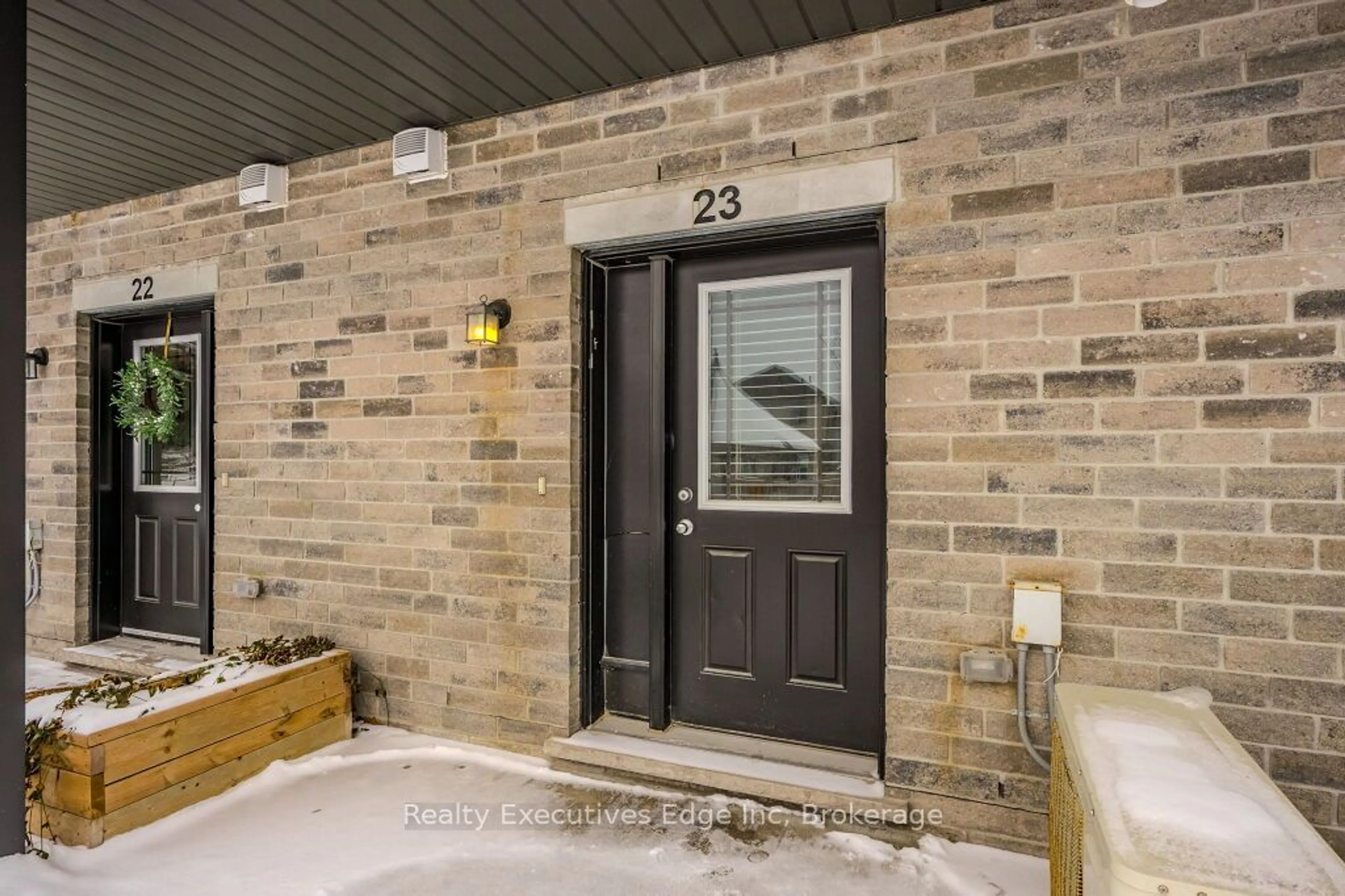 Indoor entryway for 107 Westra Dr #23, Guelph Ontario N1K 0B9